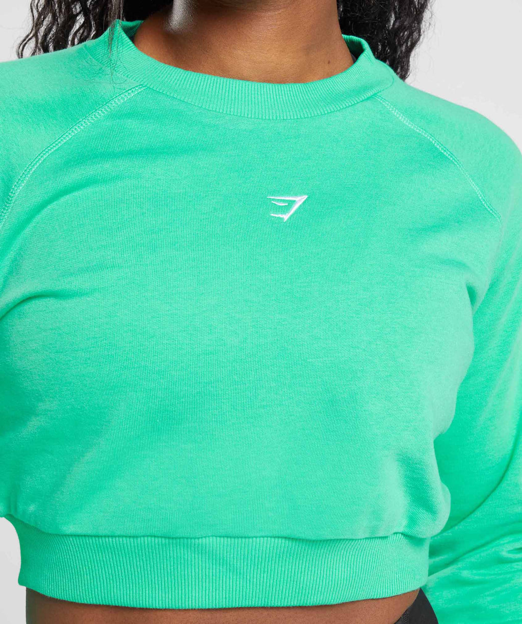 gymshark-training-cropped-sweater-tropic-green-ss23