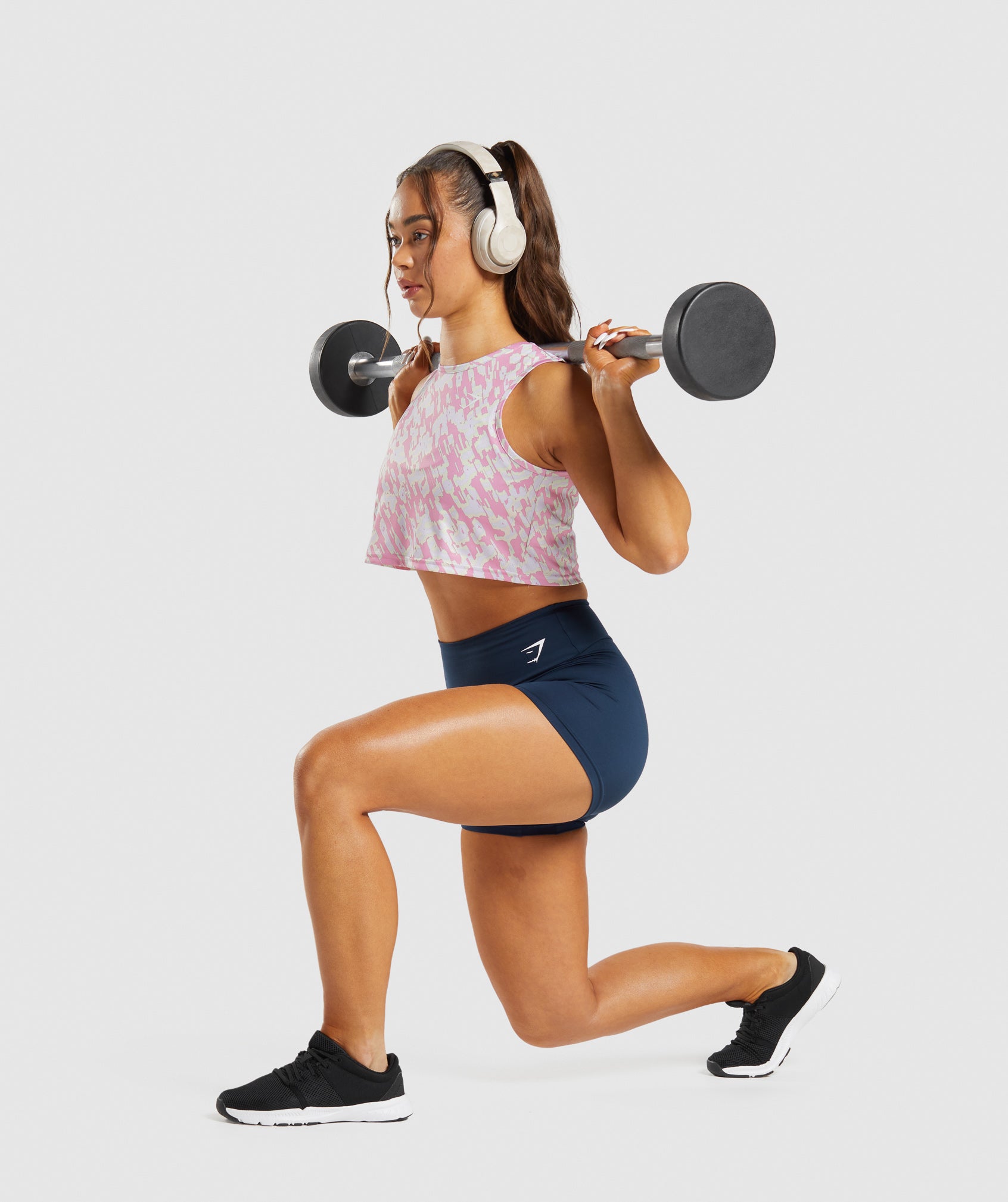 gymshark-training-crop-tank-pink-print-ss22