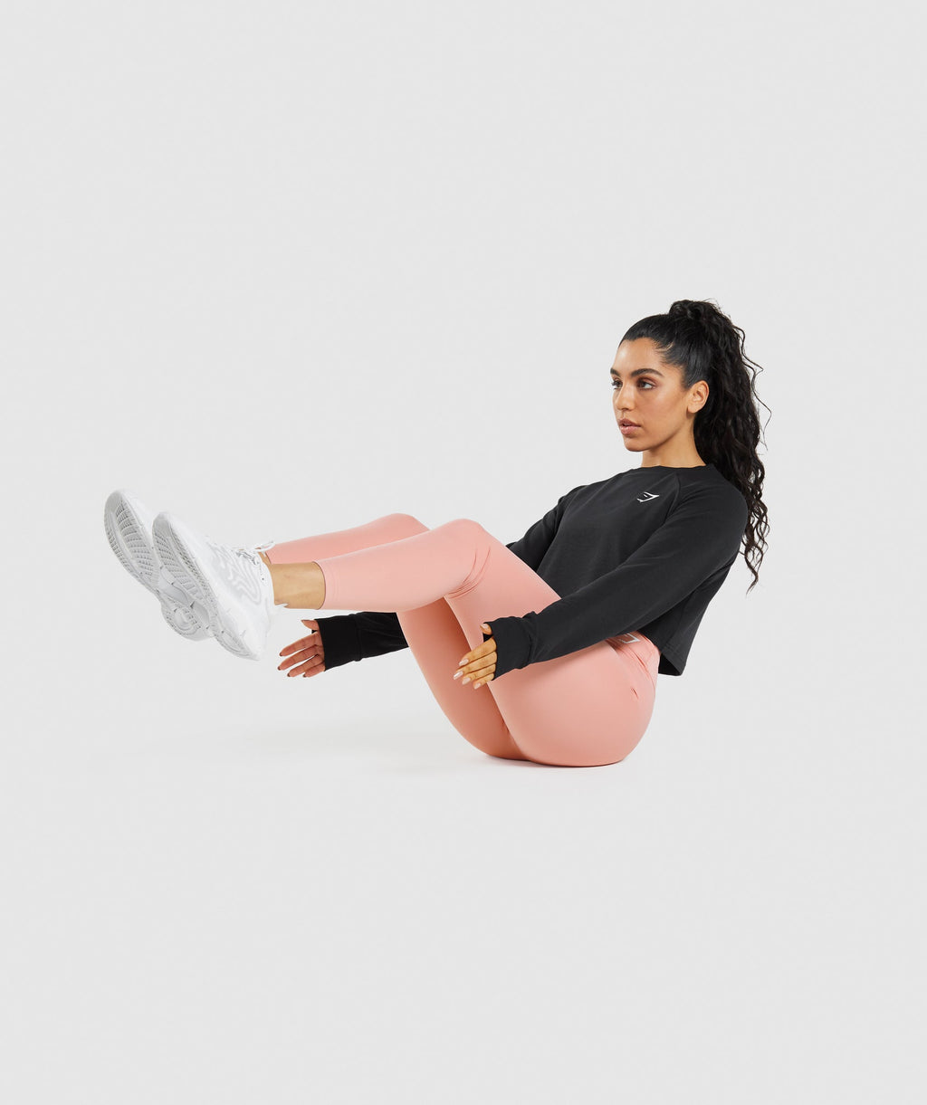 gymshark-training-cropped-sweater-black-ss22