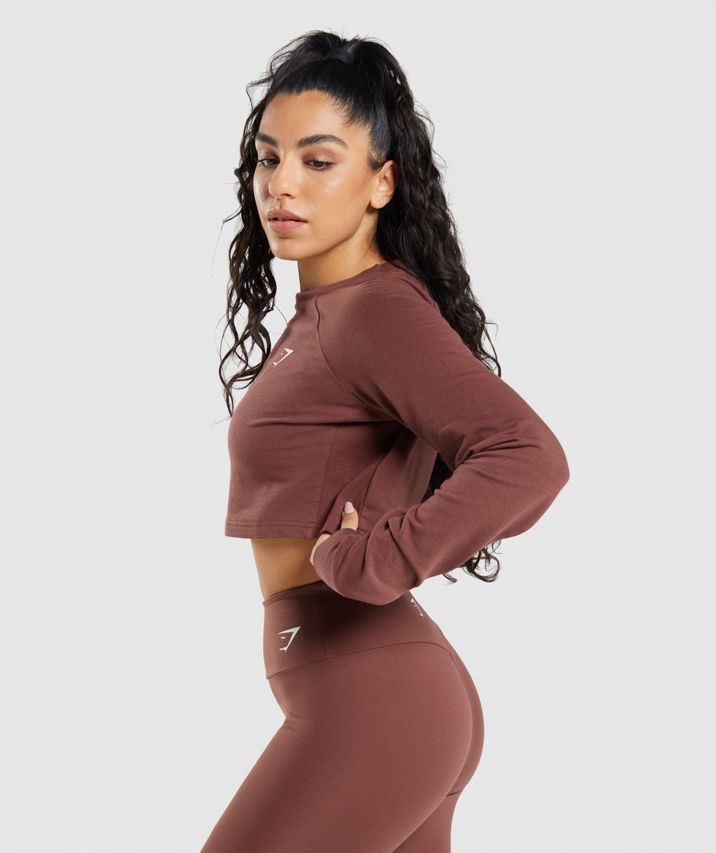 gymshark-training-cropped-sweater-cherry-brown-ss22