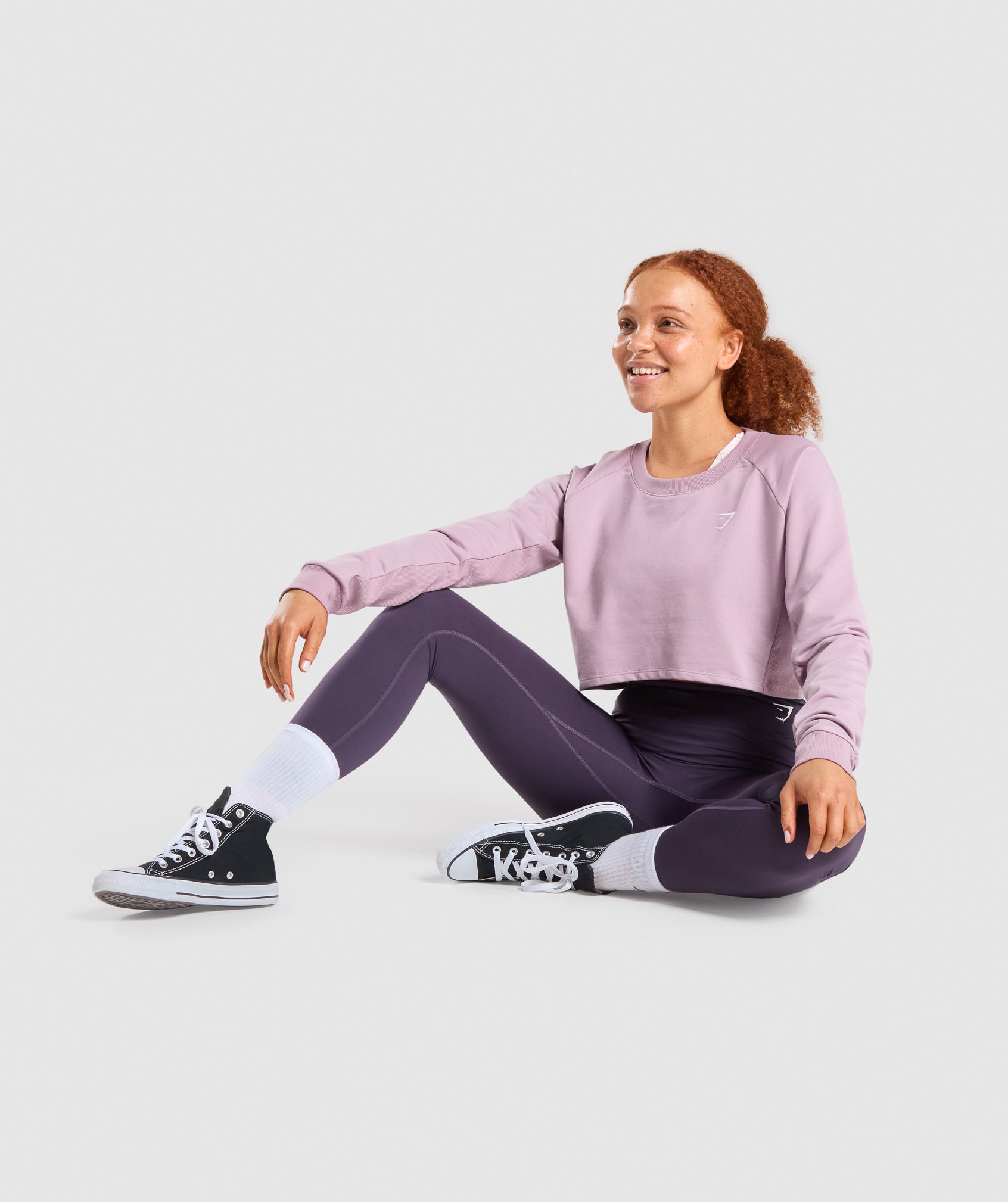 gymshark-training-cropped-sweater-light-purple