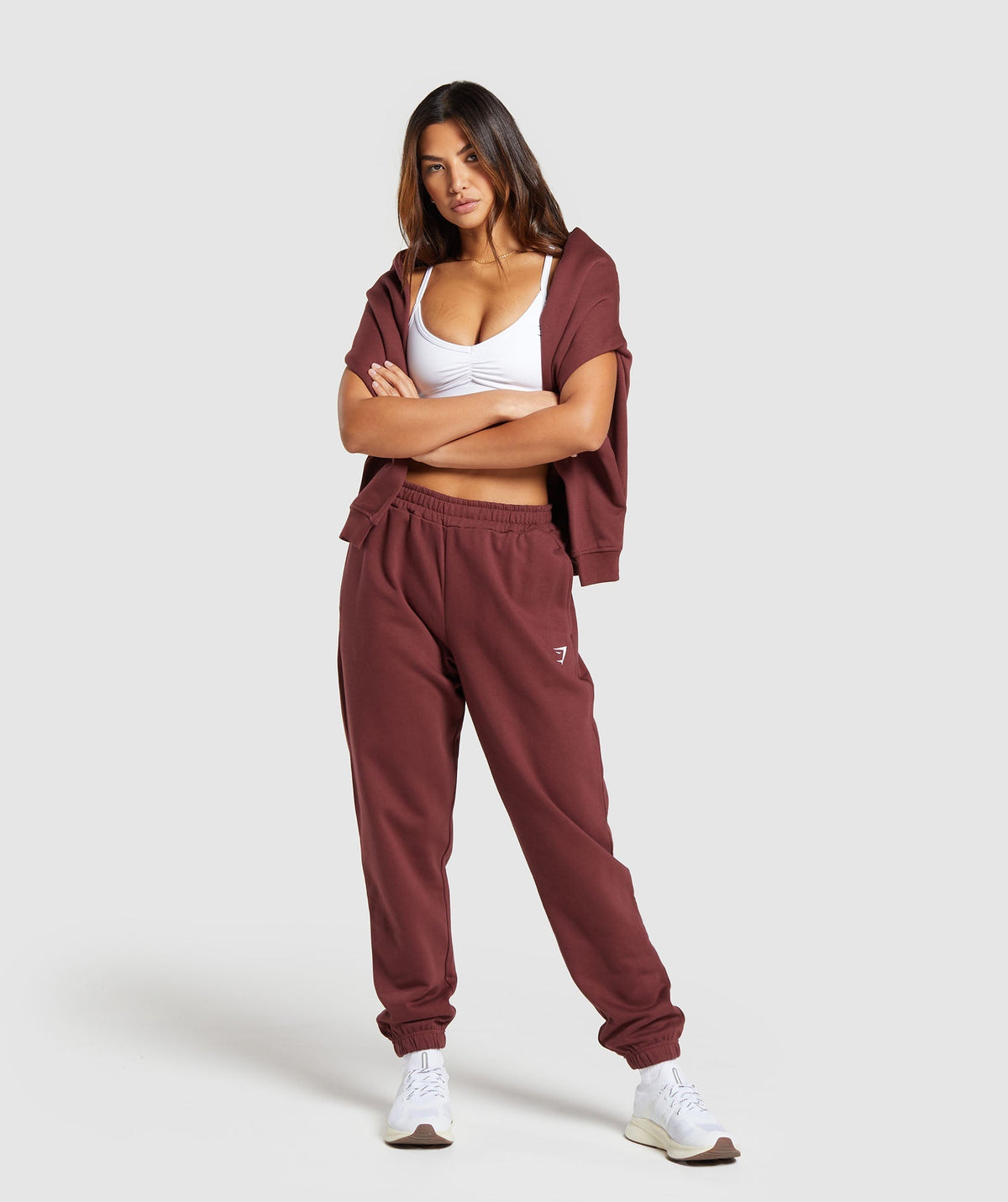 gymshark-training-fleece-joggers-burgundy-brown-ss24