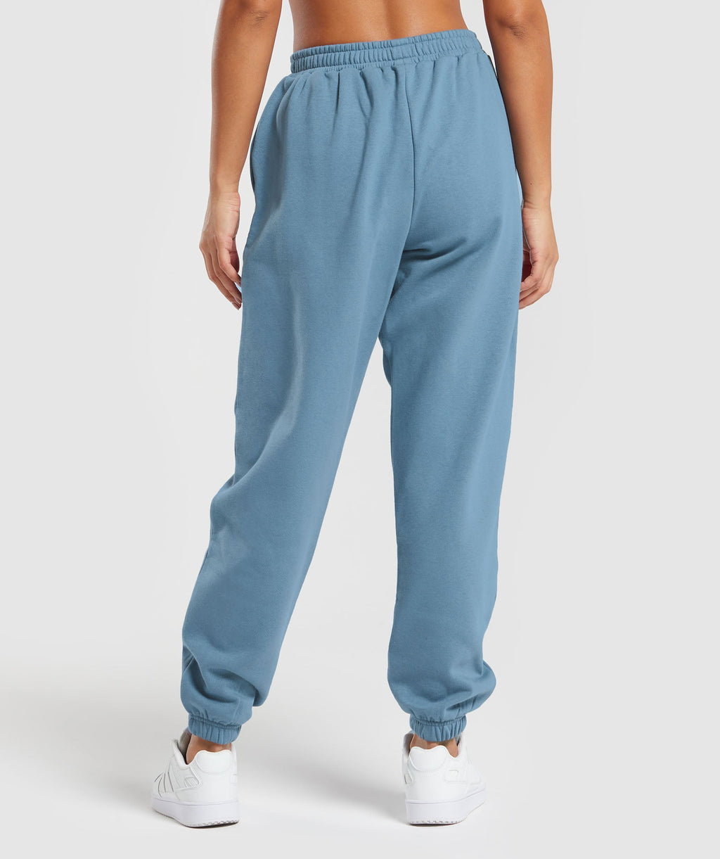 gymshark-training-fleece-joggers-faded-blue-ss24