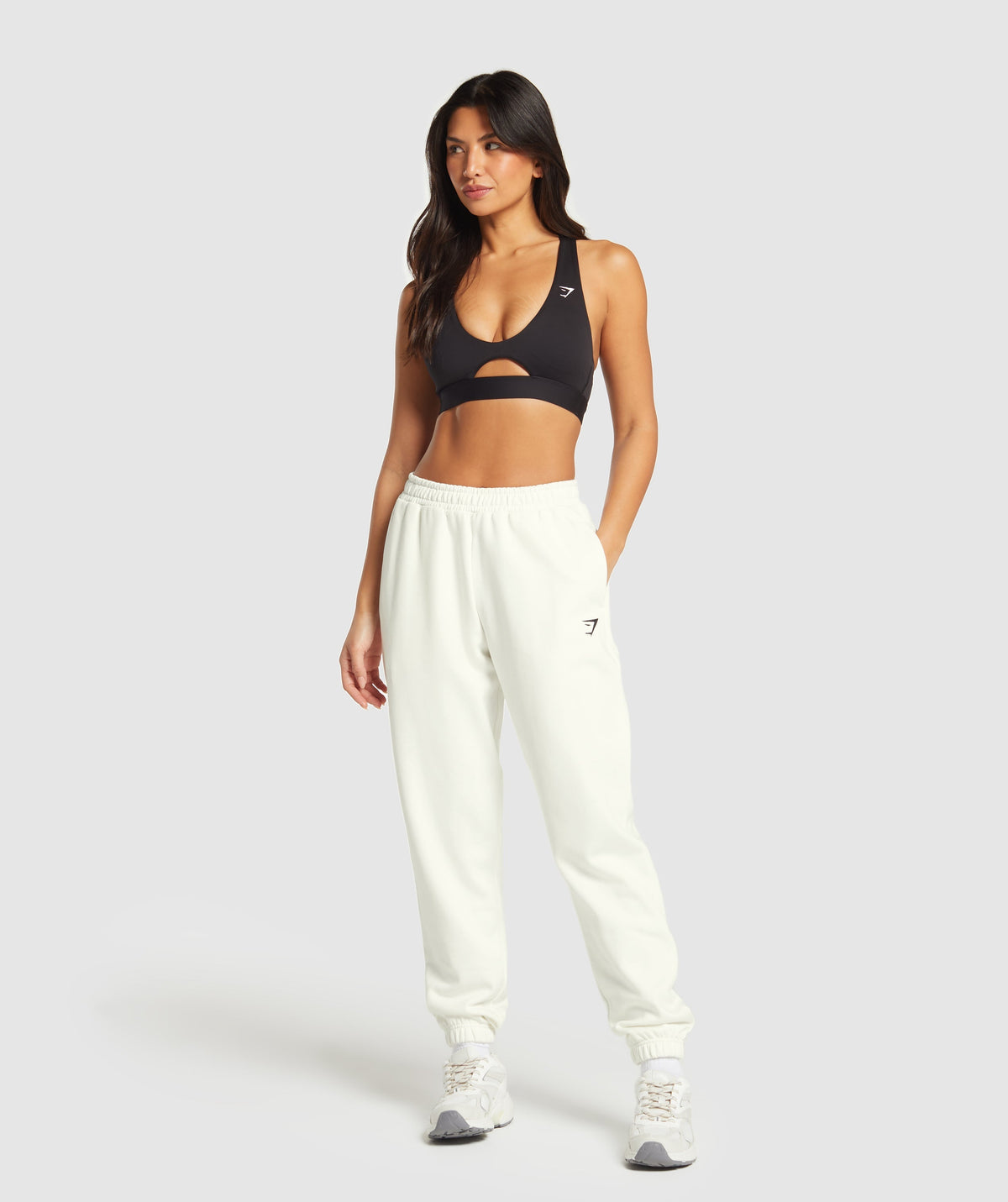 gymshark-training-fleece-joggers-soft-white-ss25