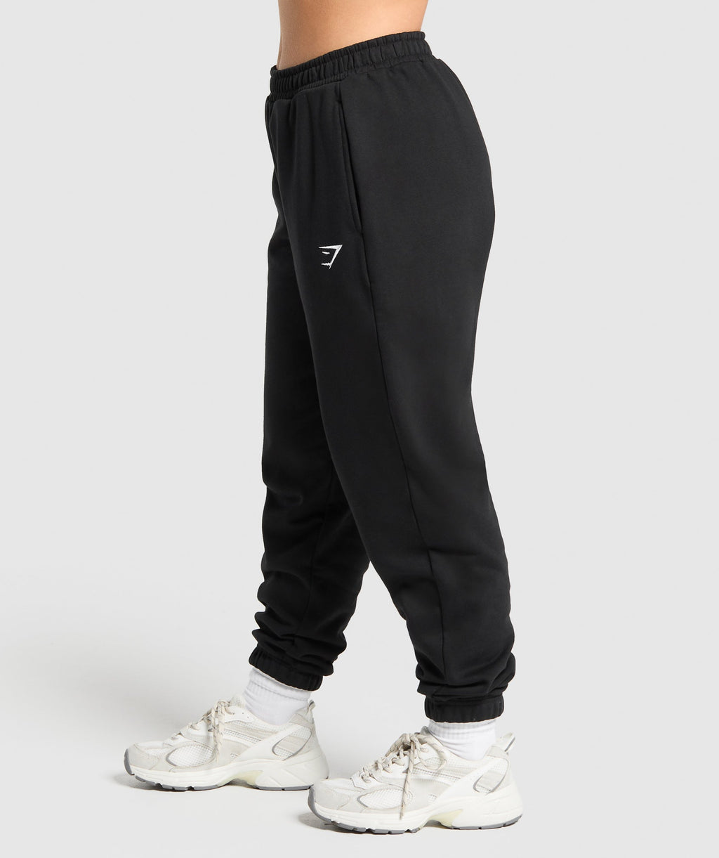 gymshark-training-fleece-short-joggers-black-ss25