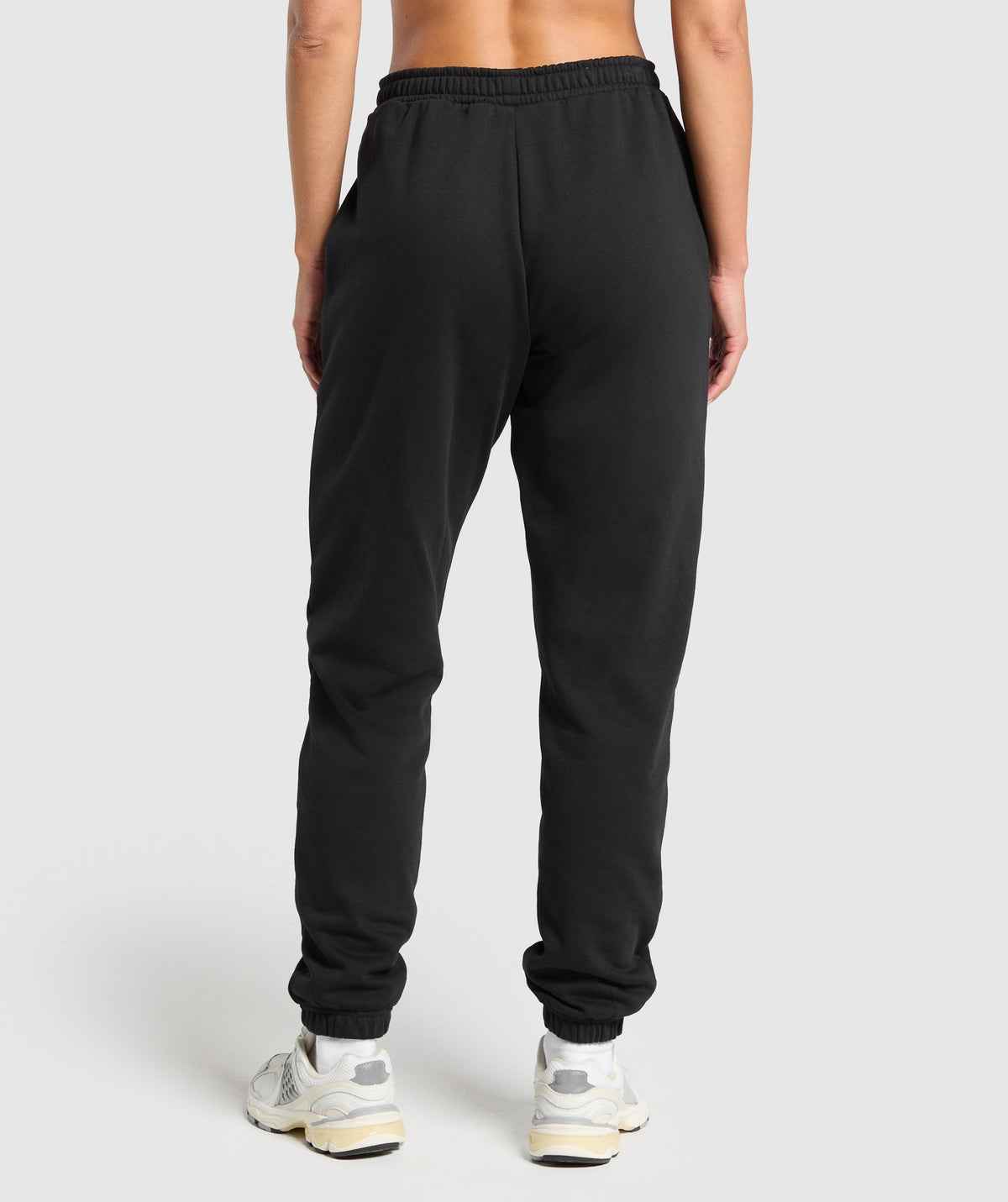 gymshark-training-fleece-tall-joggers-black-ss25