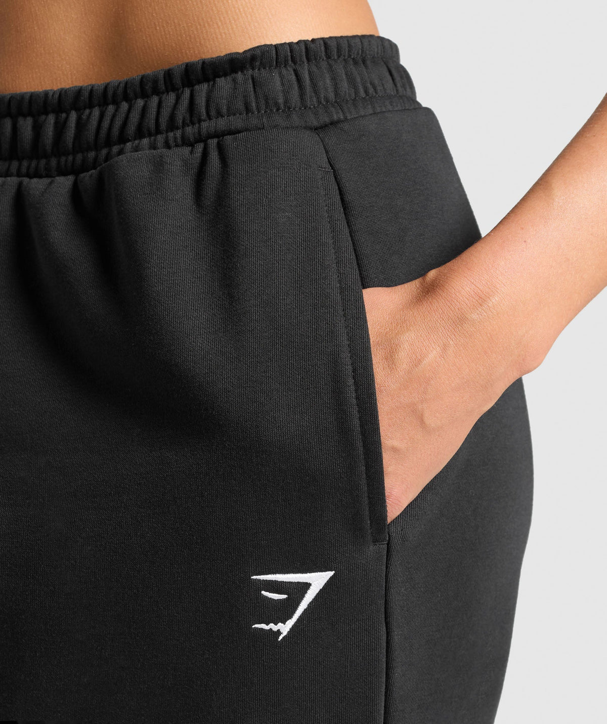 gymshark-training-fleece-tall-joggers-black-ss25