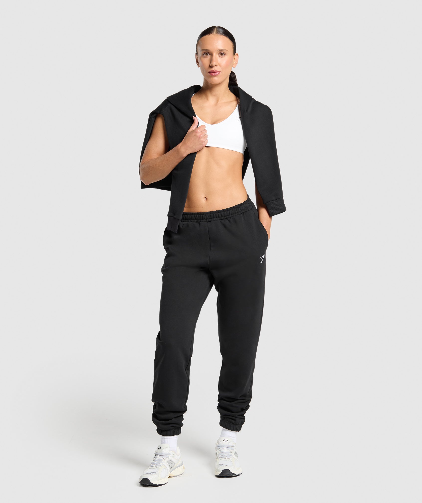 gymshark-training-fleece-tall-joggers-black-ss25