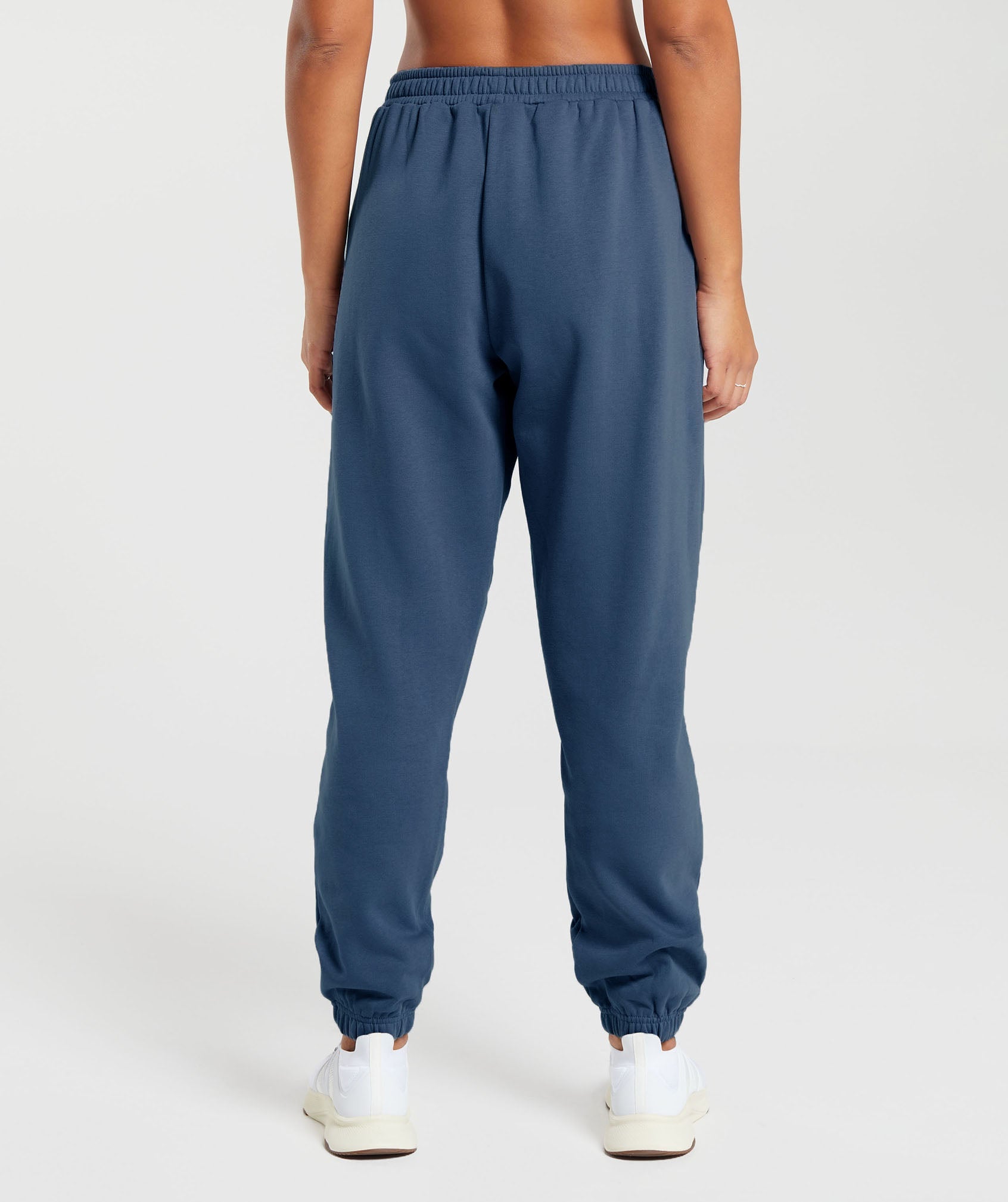gymshark-training-fleece-joggers-ash-blue-aw23