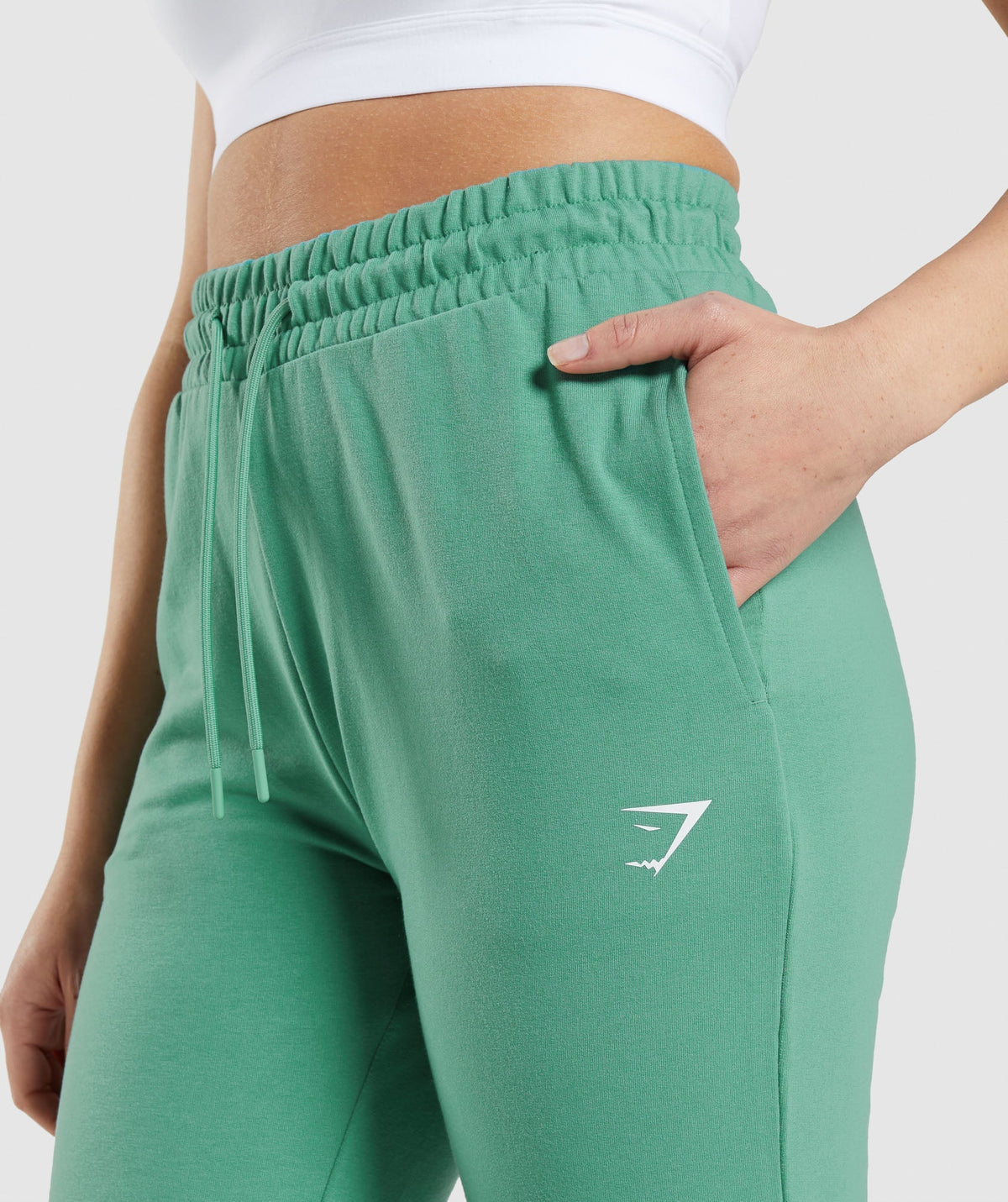 gymshark-training-joggers-alpine-green-ss22