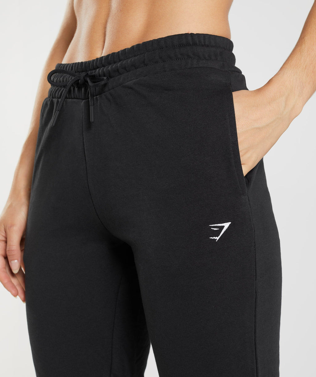 gymshark-training-joggers-black-ss22