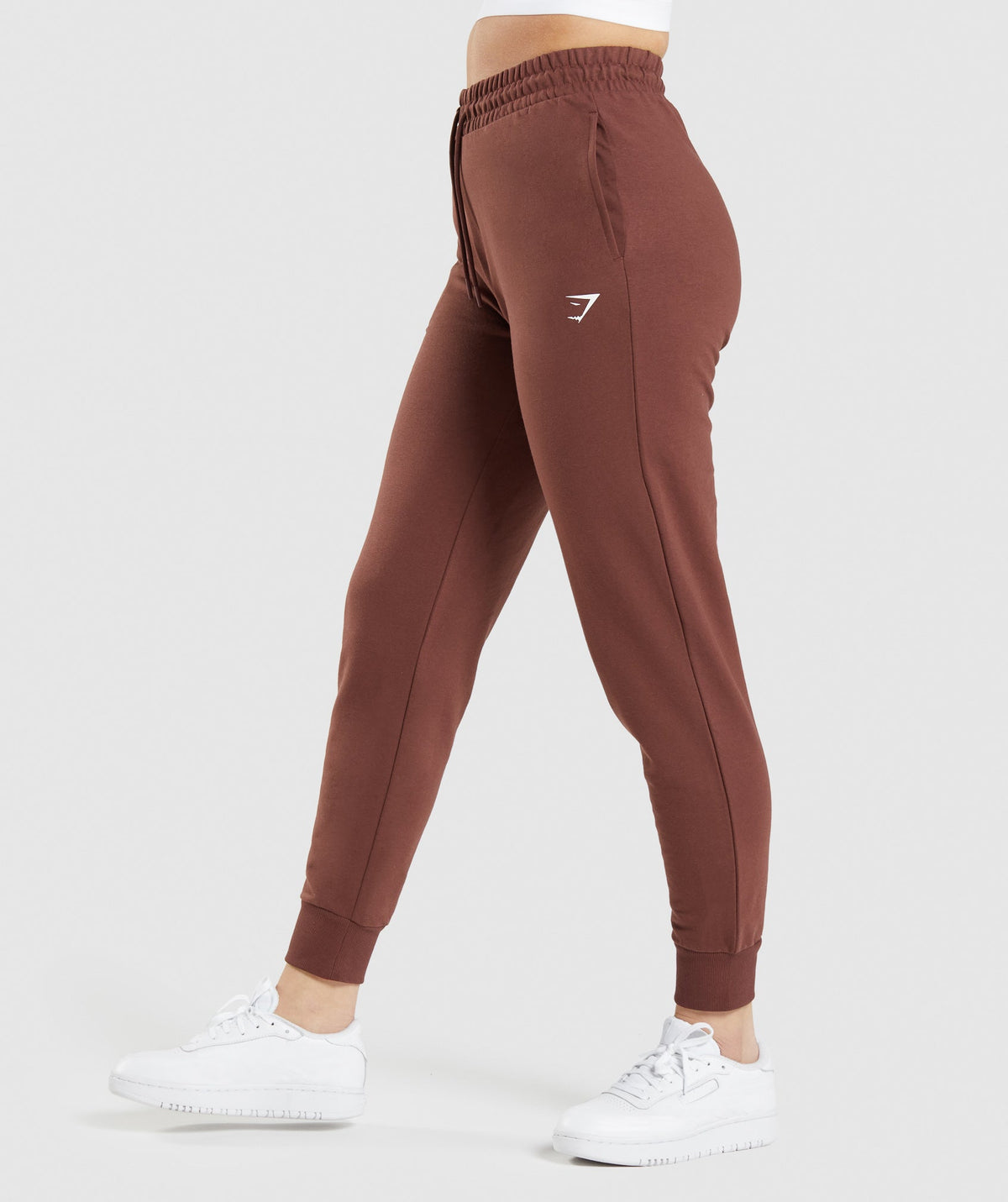 gymshark-training-joggers-cherry-brown-ss22