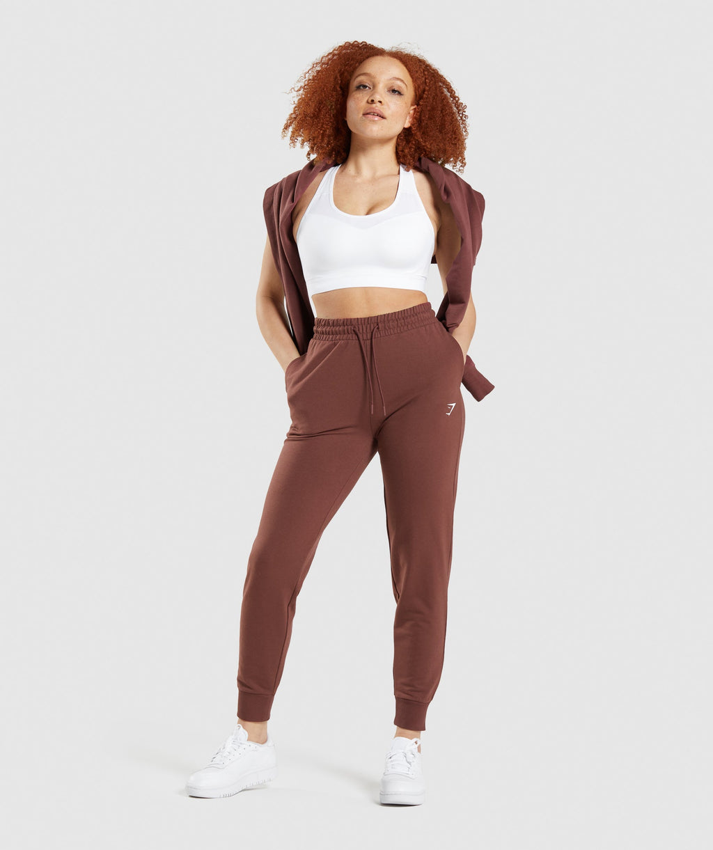 gymshark-training-joggers-cherry-brown-ss22