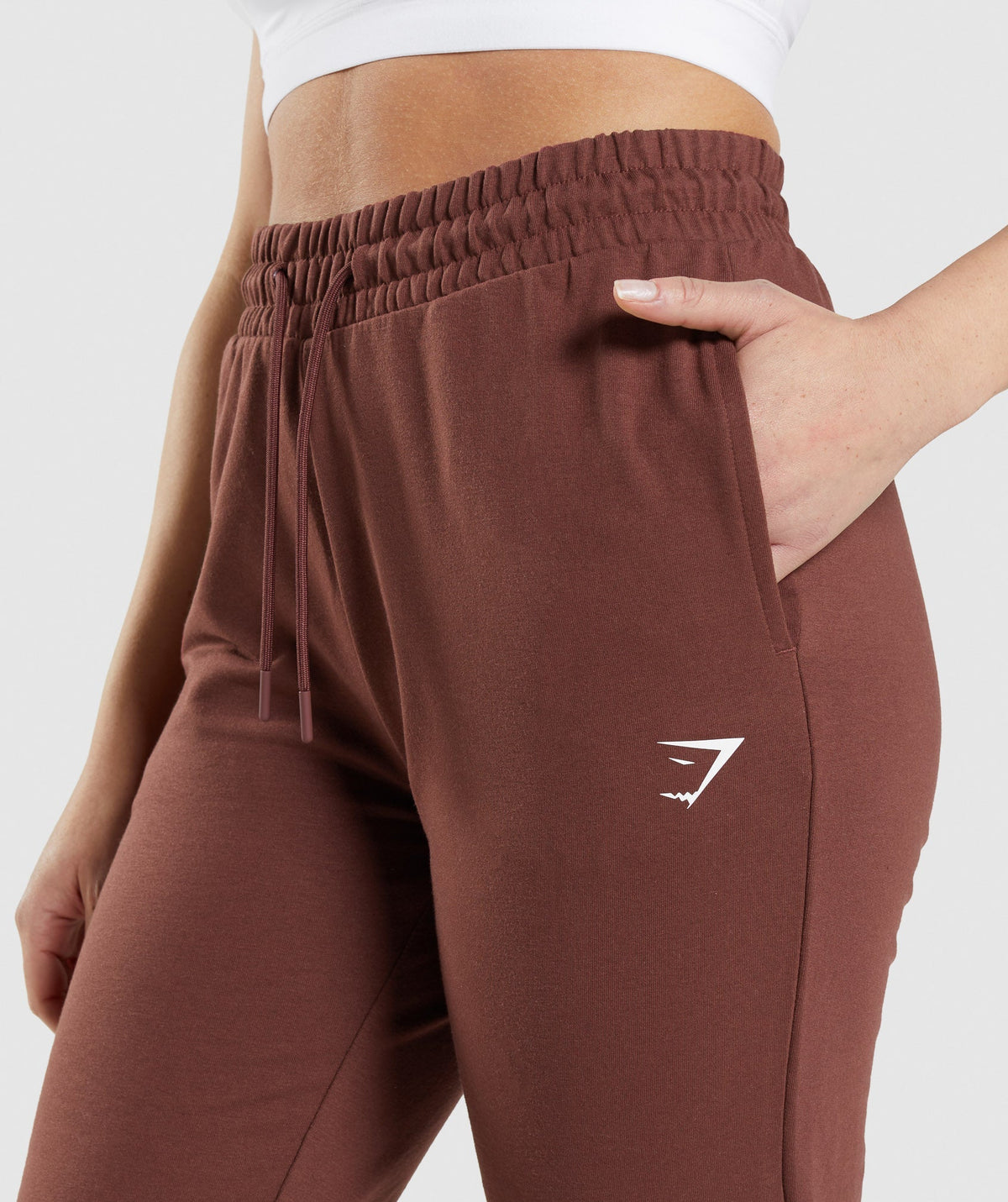 gymshark-training-joggers-cherry-brown-ss22
