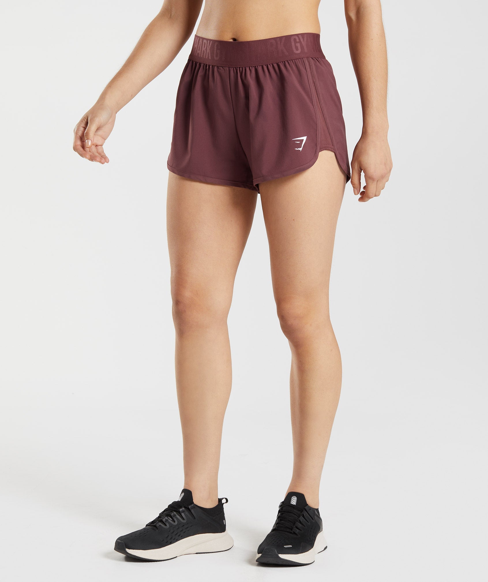 gymshark-training-loose-fit-shorts-cherry-brown-aw22
