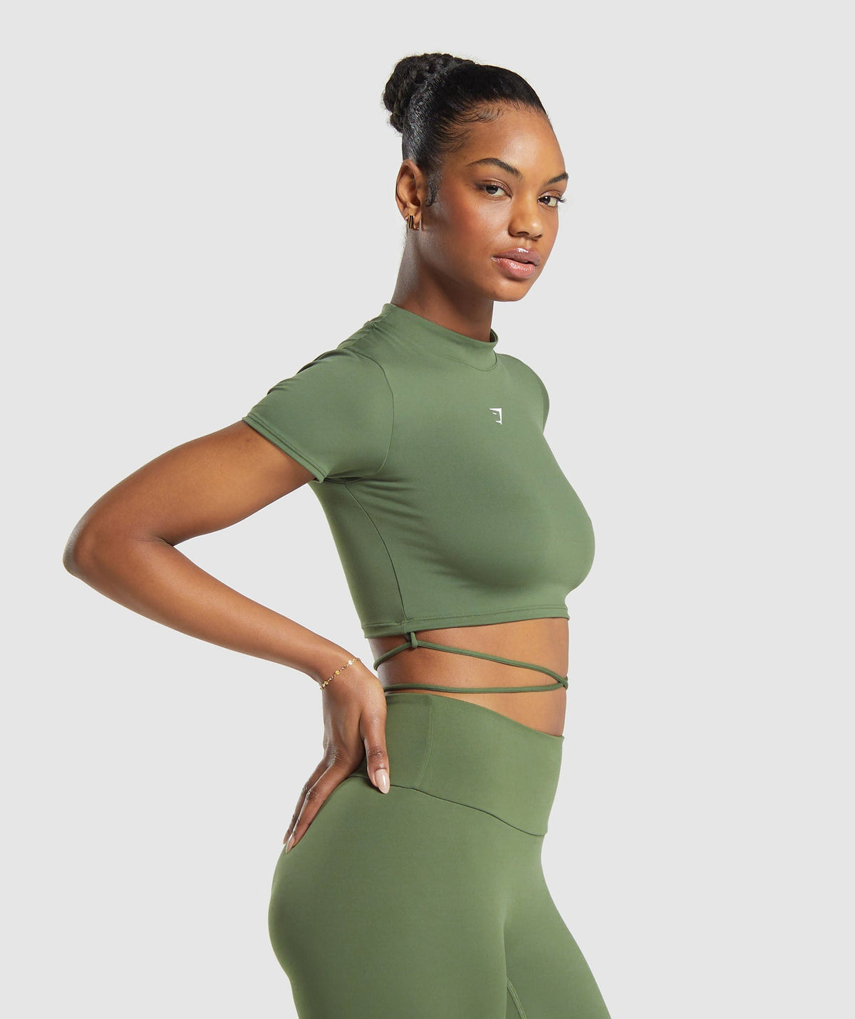 gymshark-everyday-mock-neck-ribbon-t-shirt-core-olive-ss24