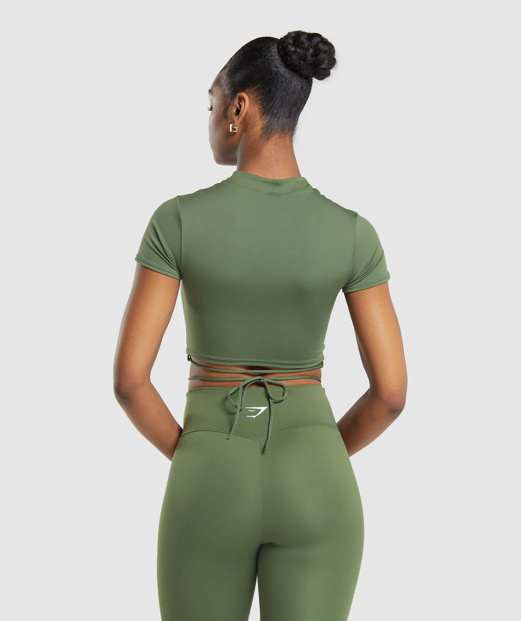 gymshark-everyday-mock-neck-ribbon-t-shirt-core-olive-ss24