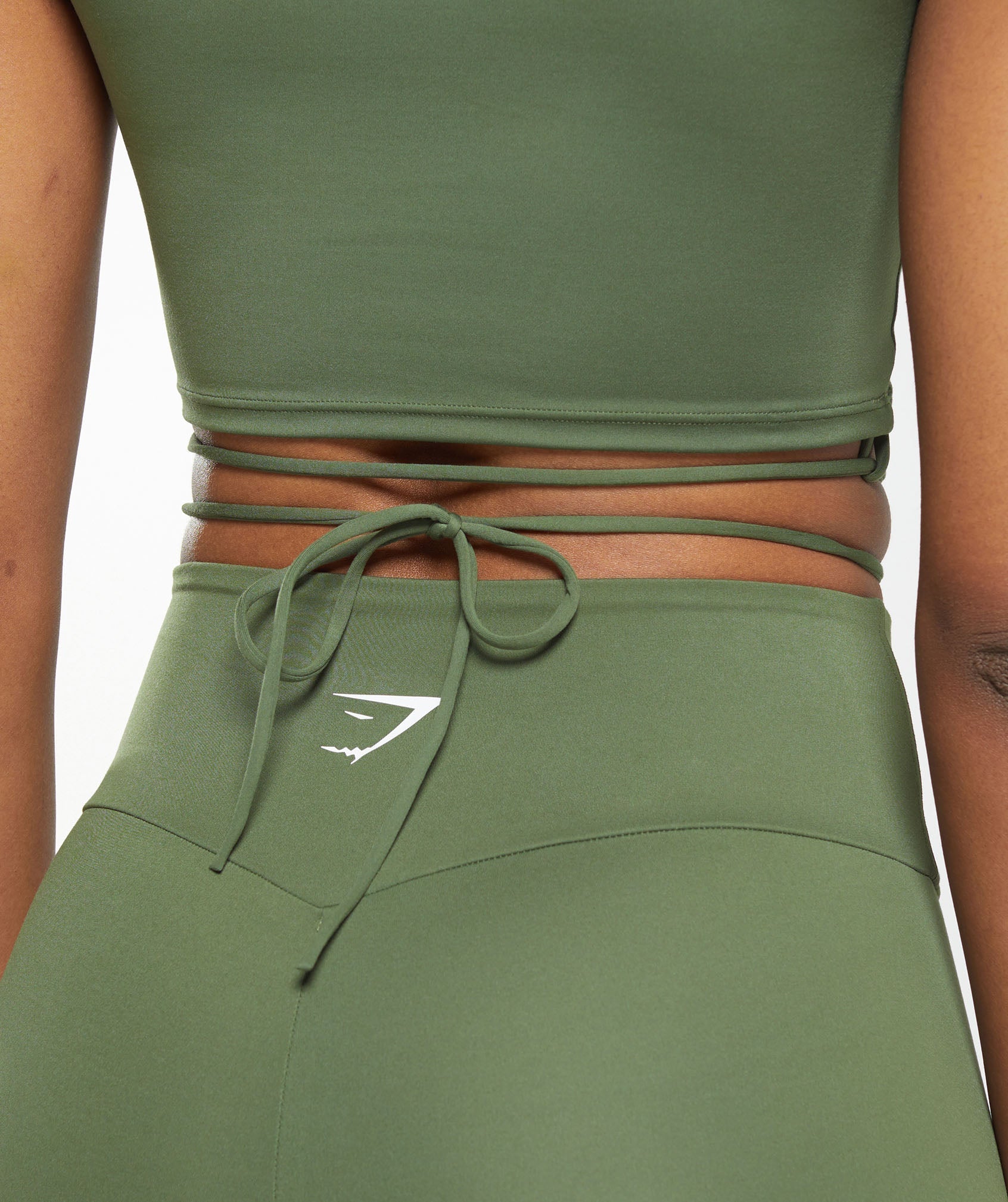 gymshark-everyday-mock-neck-ribbon-t-shirt-core-olive-ss24