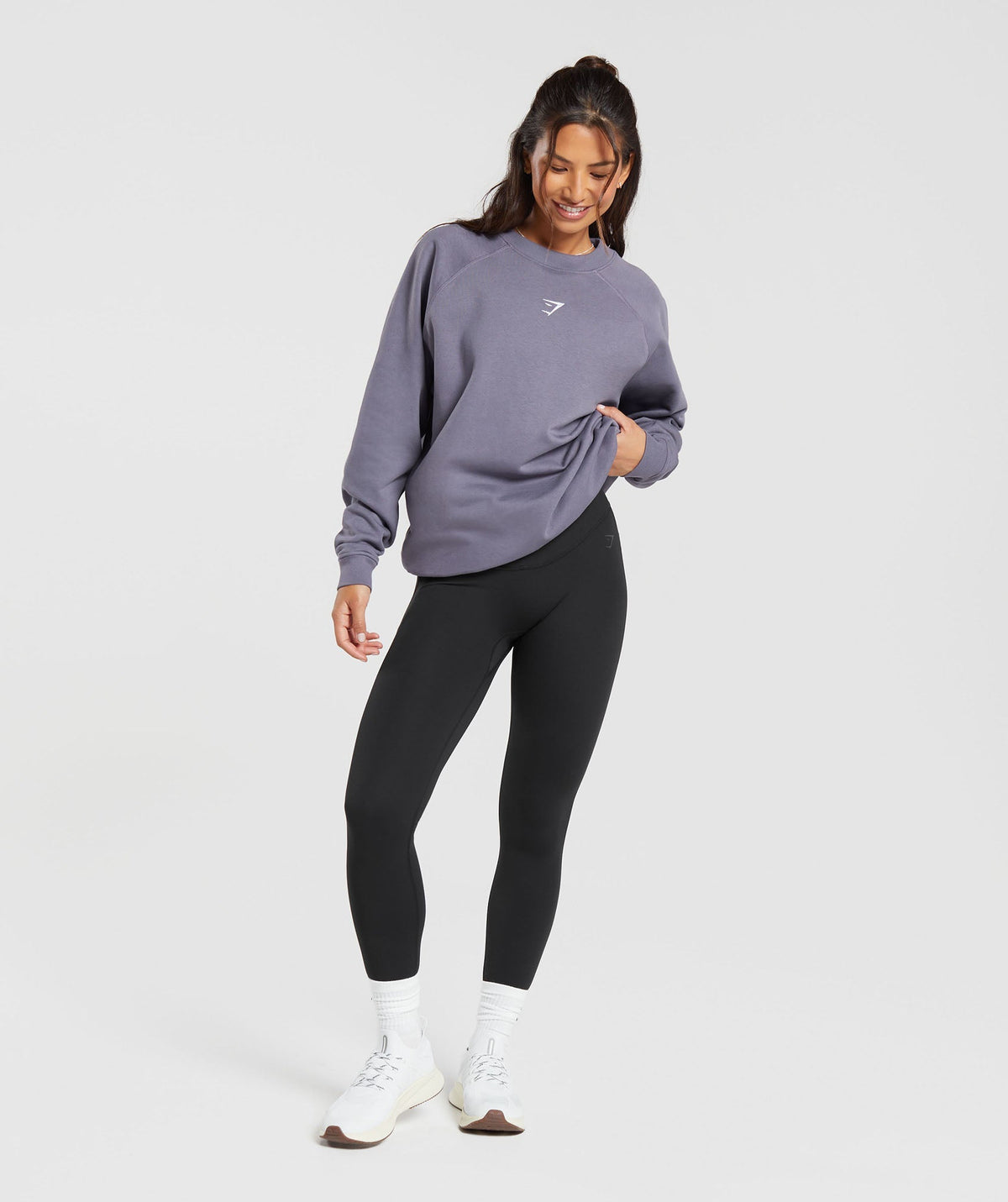 gymshark-training-oversized-fleece-sweatshirt-dewberry-purple-aw23