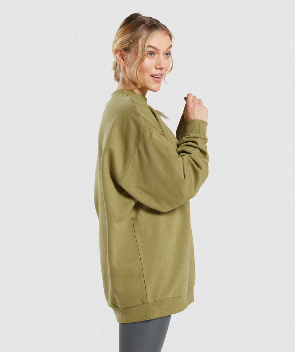 gymshark-training-oversized-sweatshirt-griffin-green-ss22