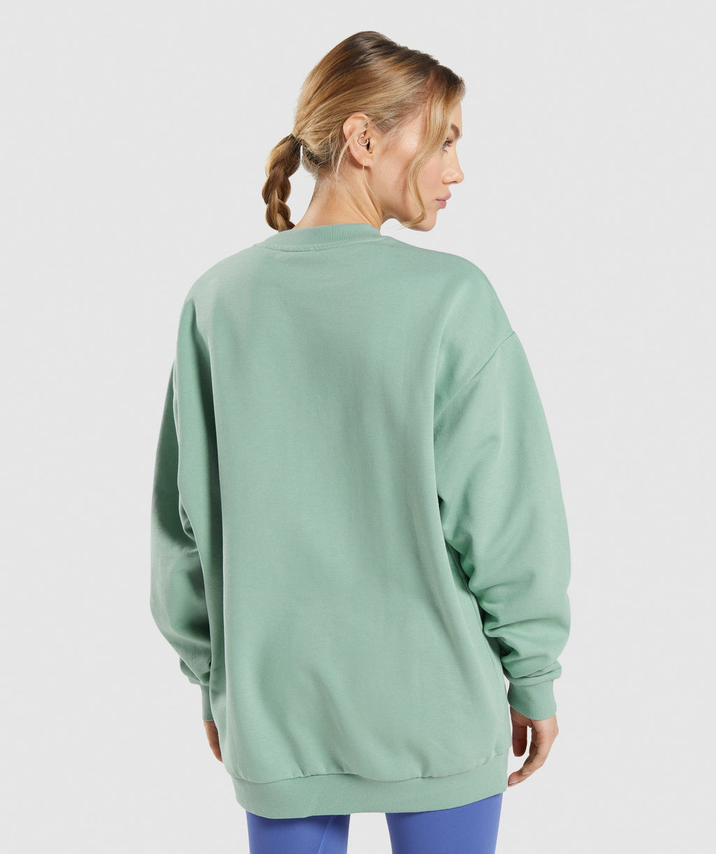 gymshark-training-oversized-sweatshirt-maya-blue-ss22