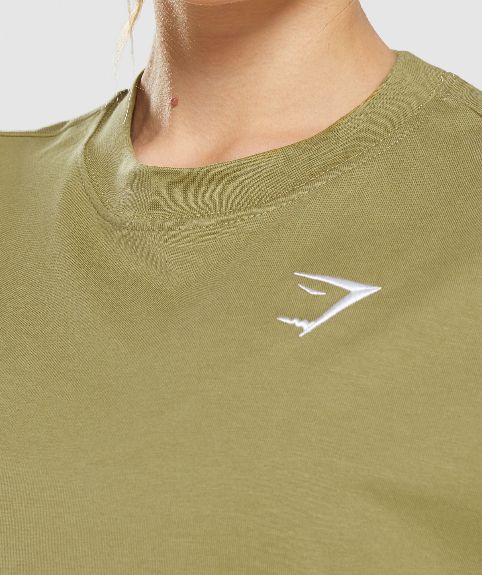 gymshark-training-oversized-t-shirt-griffin-green-ss22