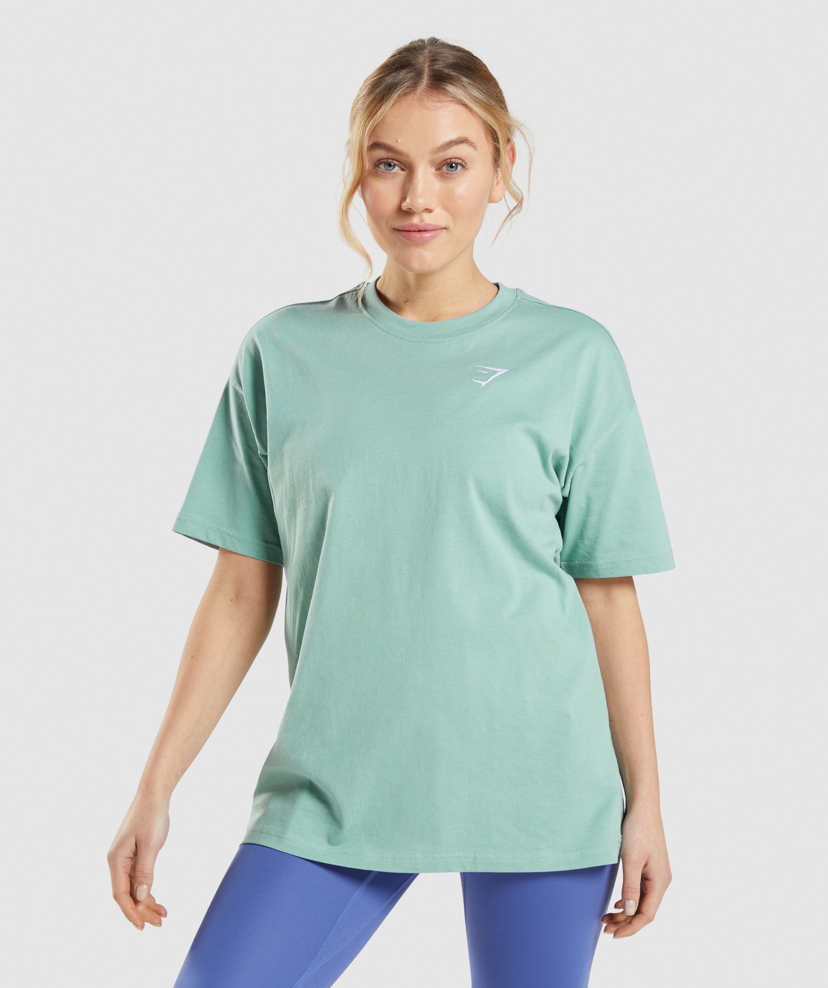 gymshark-training-oversized-t-shirt-maya-blue-ss22