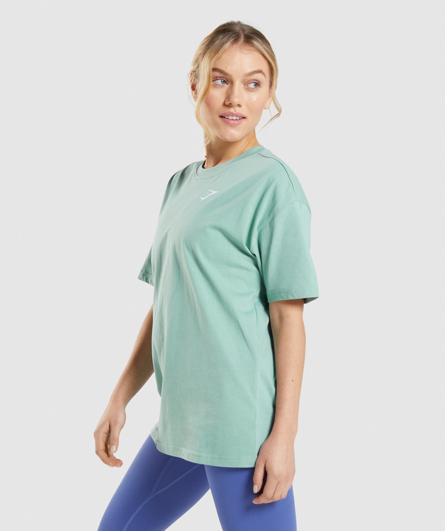 gymshark-training-oversized-t-shirt-maya-blue-ss22