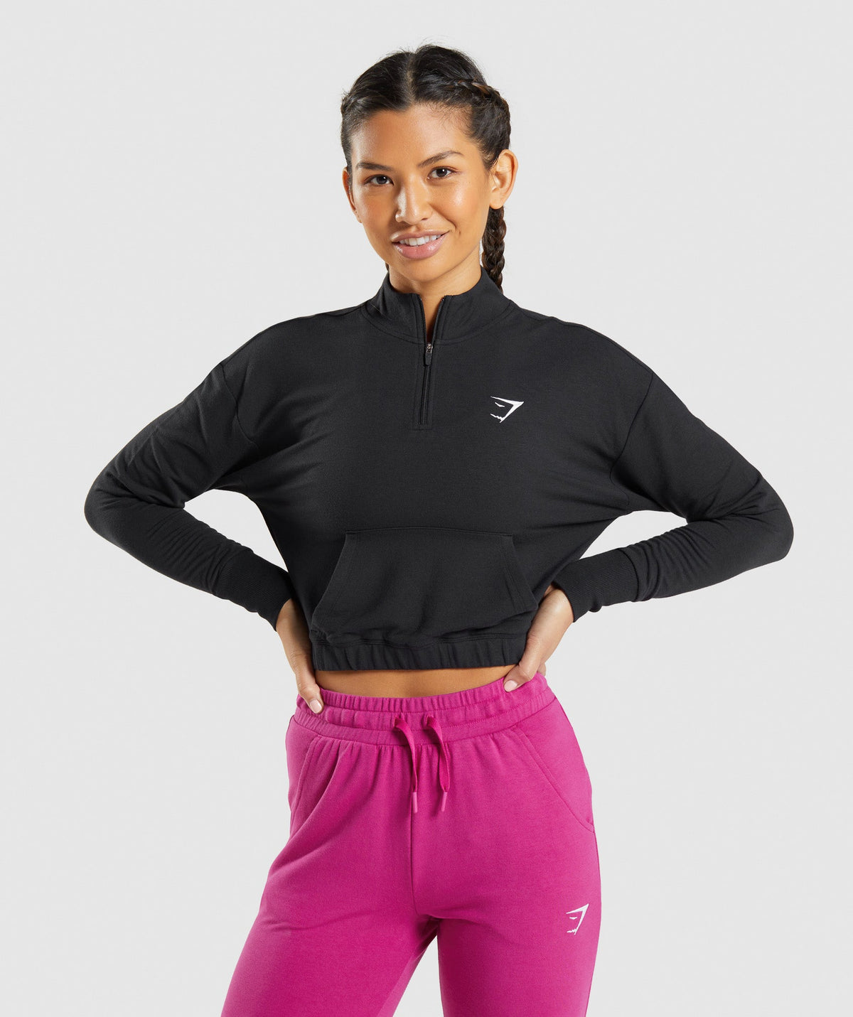 gymshark-training-pippa-pullover-black-ss22