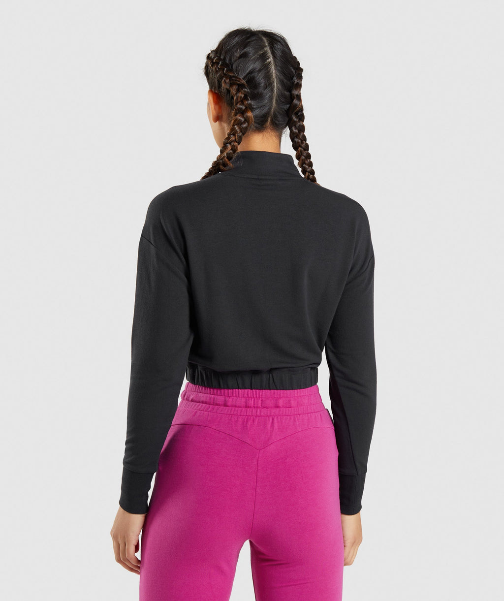 gymshark-training-pippa-pullover-black-ss22