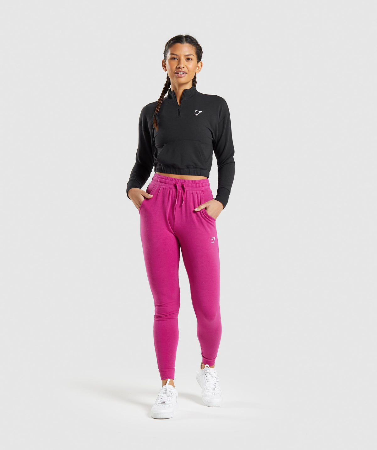 gymshark-training-pippa-pullover-black-ss22