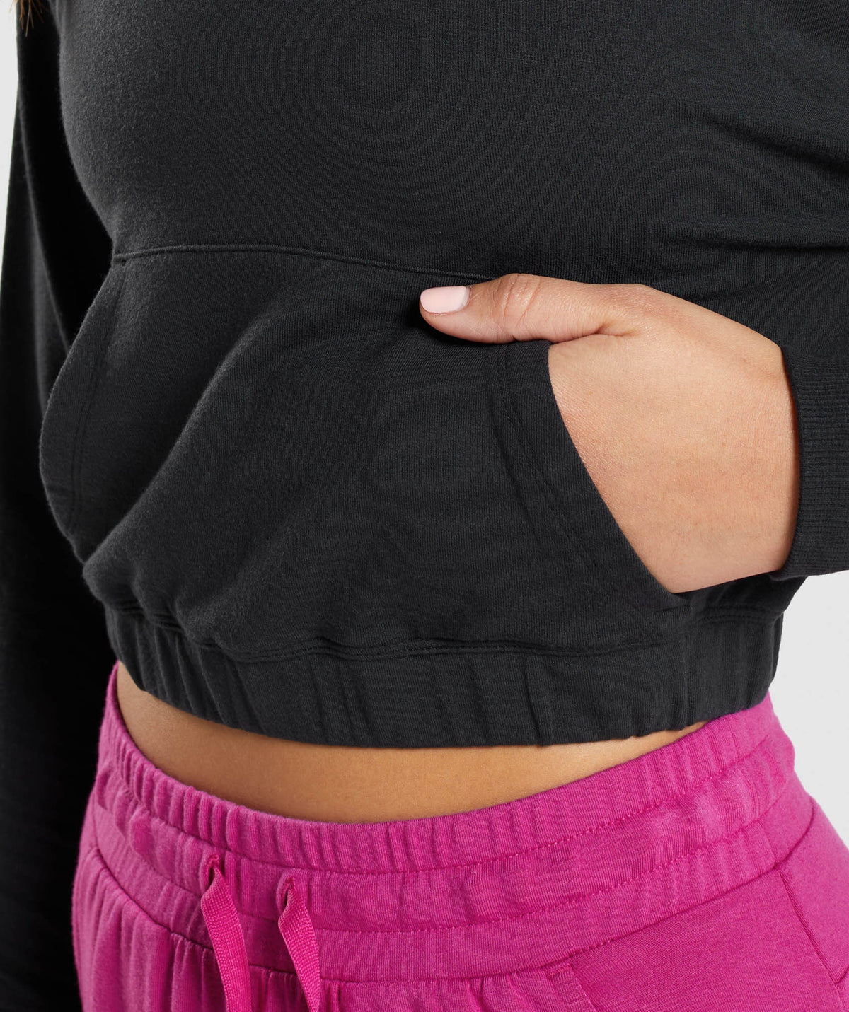 gymshark-training-pippa-pullover-black-ss22