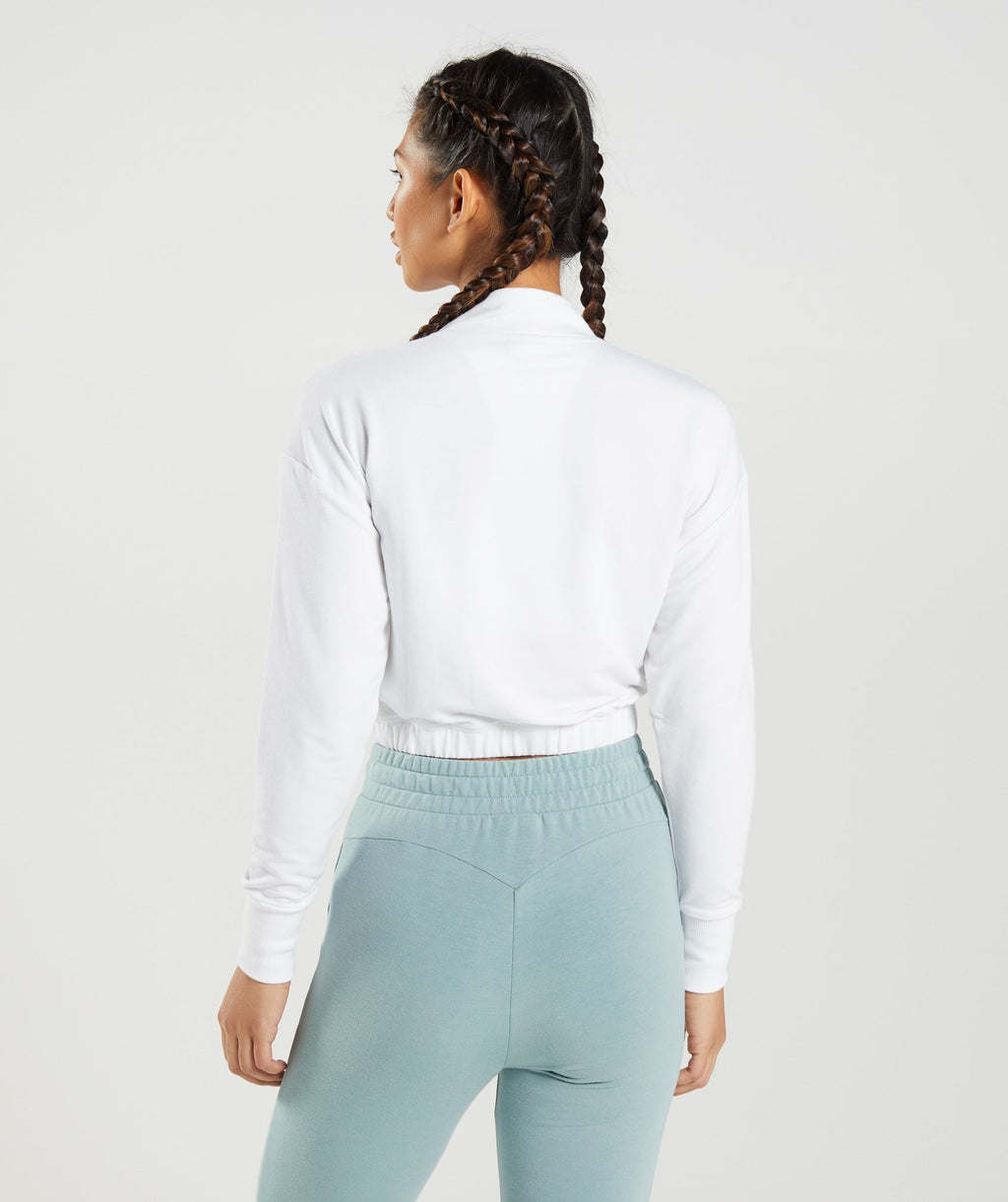 gymshark-training-pippa-pullover-white-ss22
