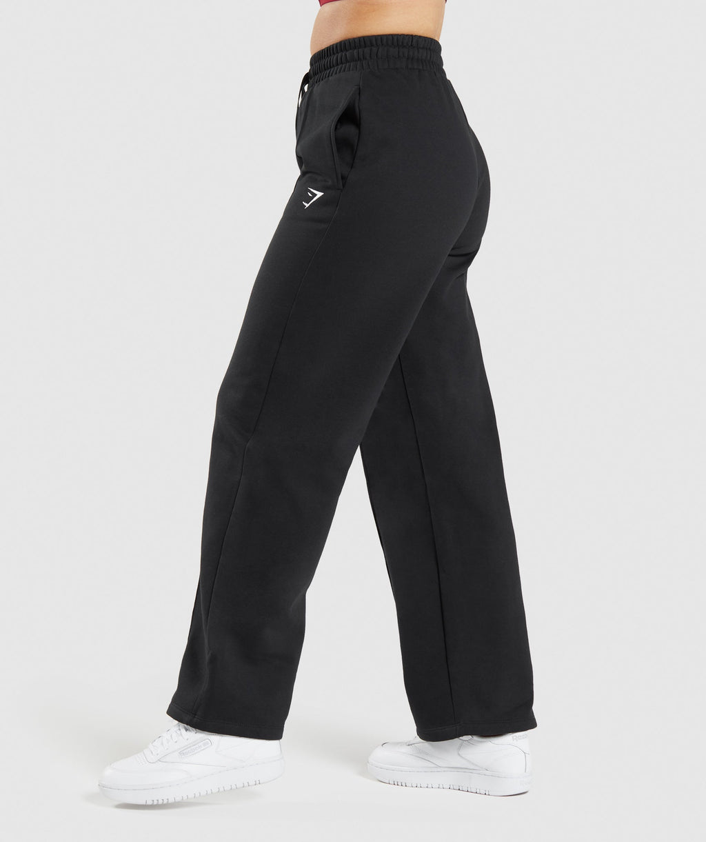 gymshark-training-straight-leg-jogger-black-ss22