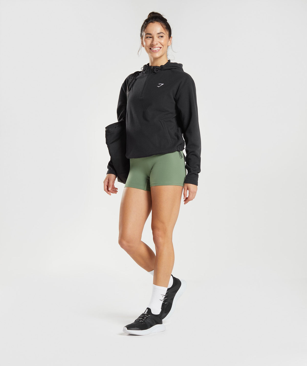gymshark-training-fleece-1-4-zip-black-aw22