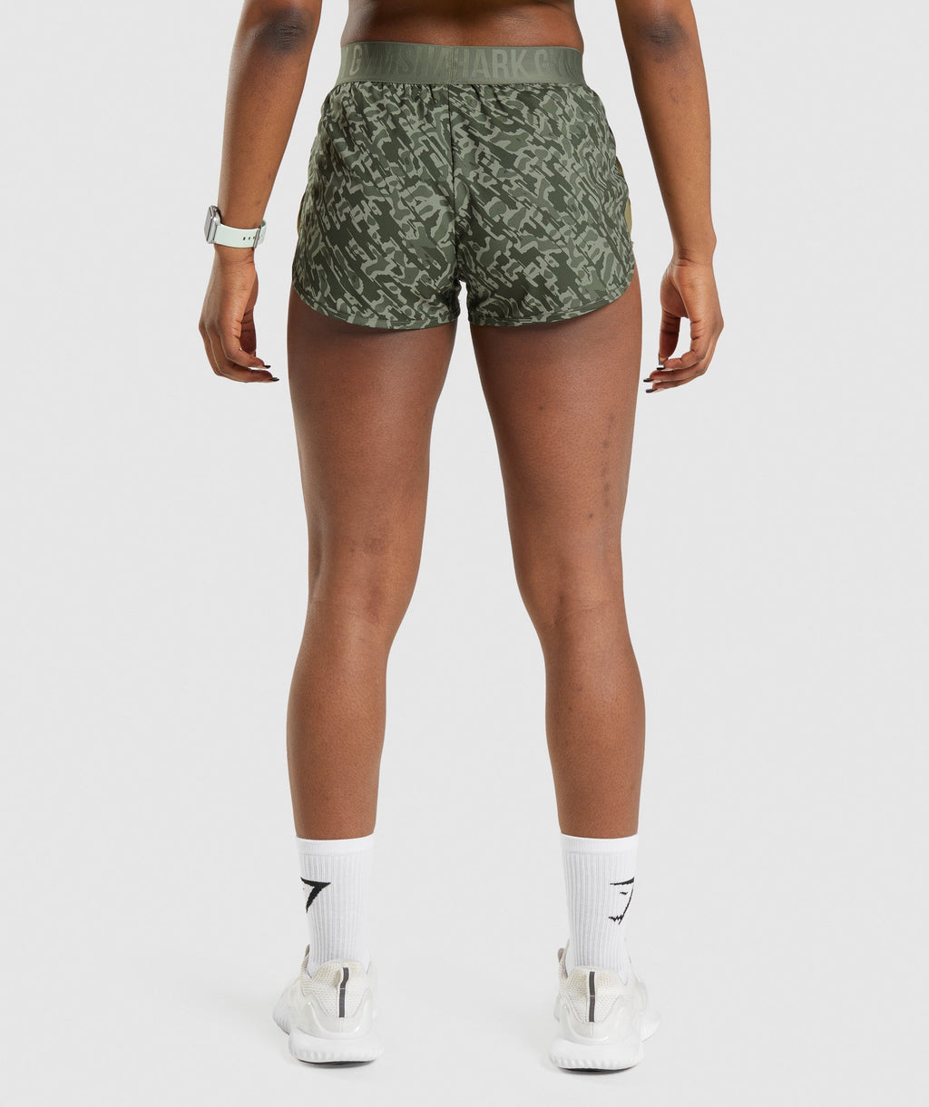 gymshark-training-loose-fit-shorts-green-print-ss22