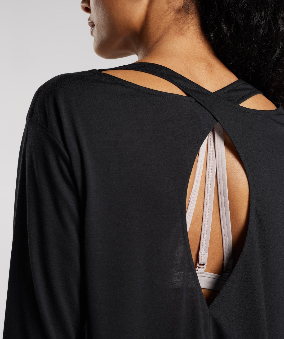 gymshark-super-soft-cut-out-long-sleeve-top-black-ss23