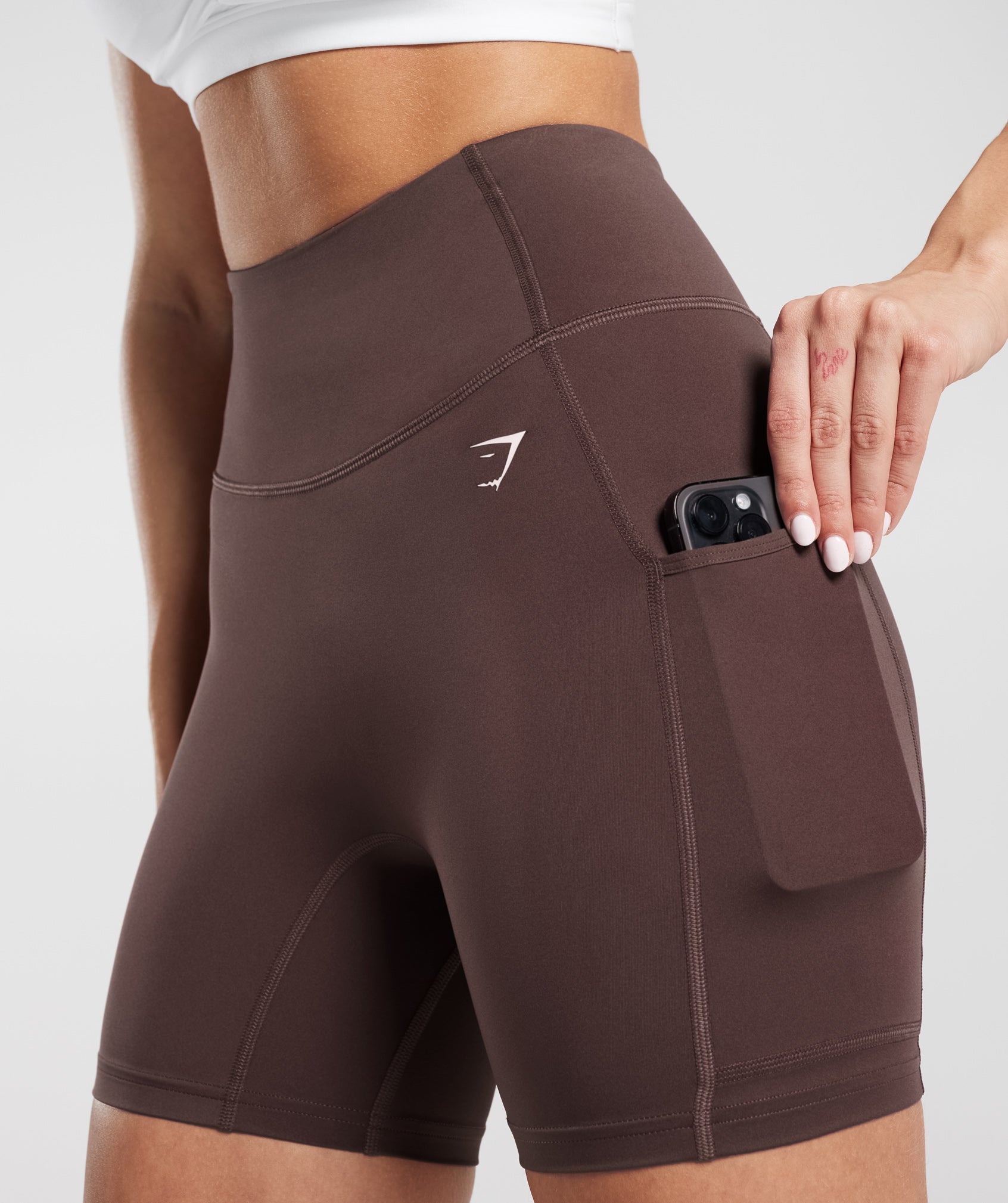gymshark-pocket-shorts-chocolate-brown-ss23