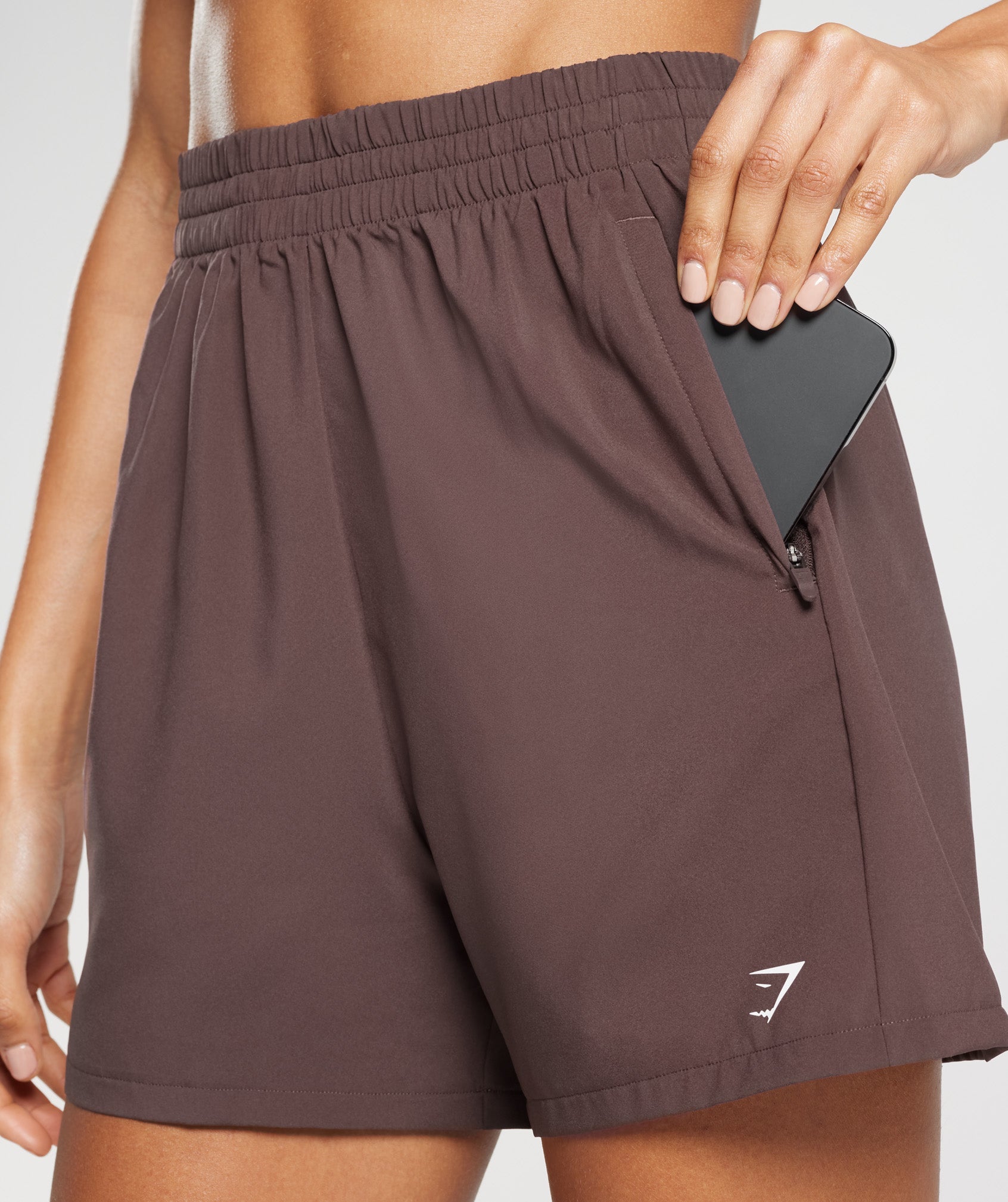 gymshark-woven-pocket-shorts-chocolate-brown-ss23