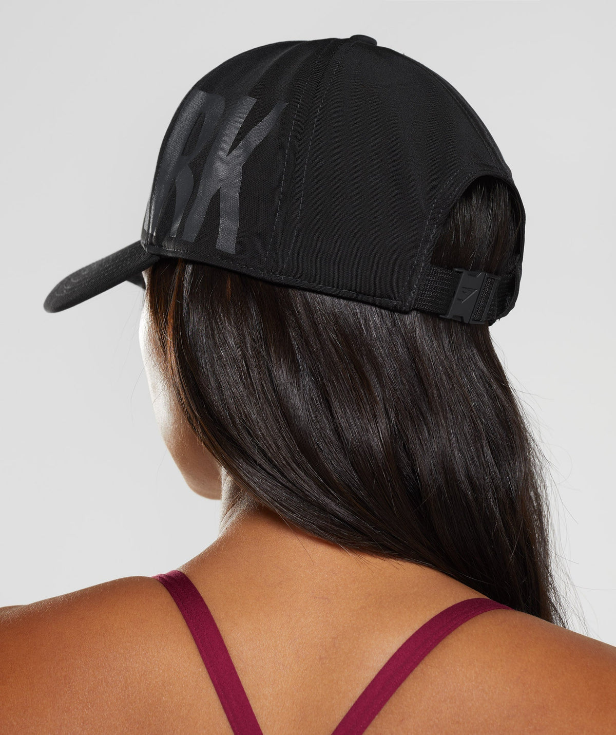 gymshark-logo-trucker-cap-black-aw22