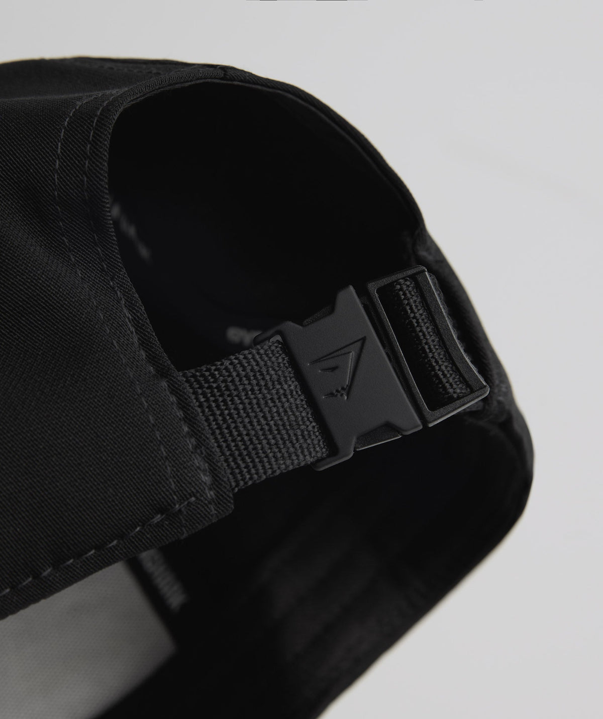 gymshark-logo-trucker-cap-black-aw22