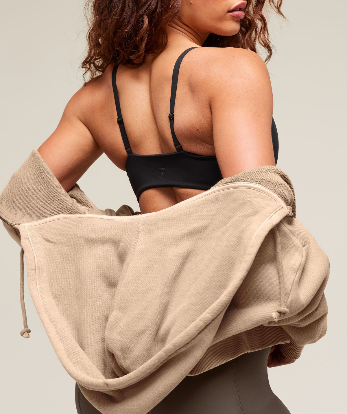 gymshark-twist-front-bralette-black-aw24