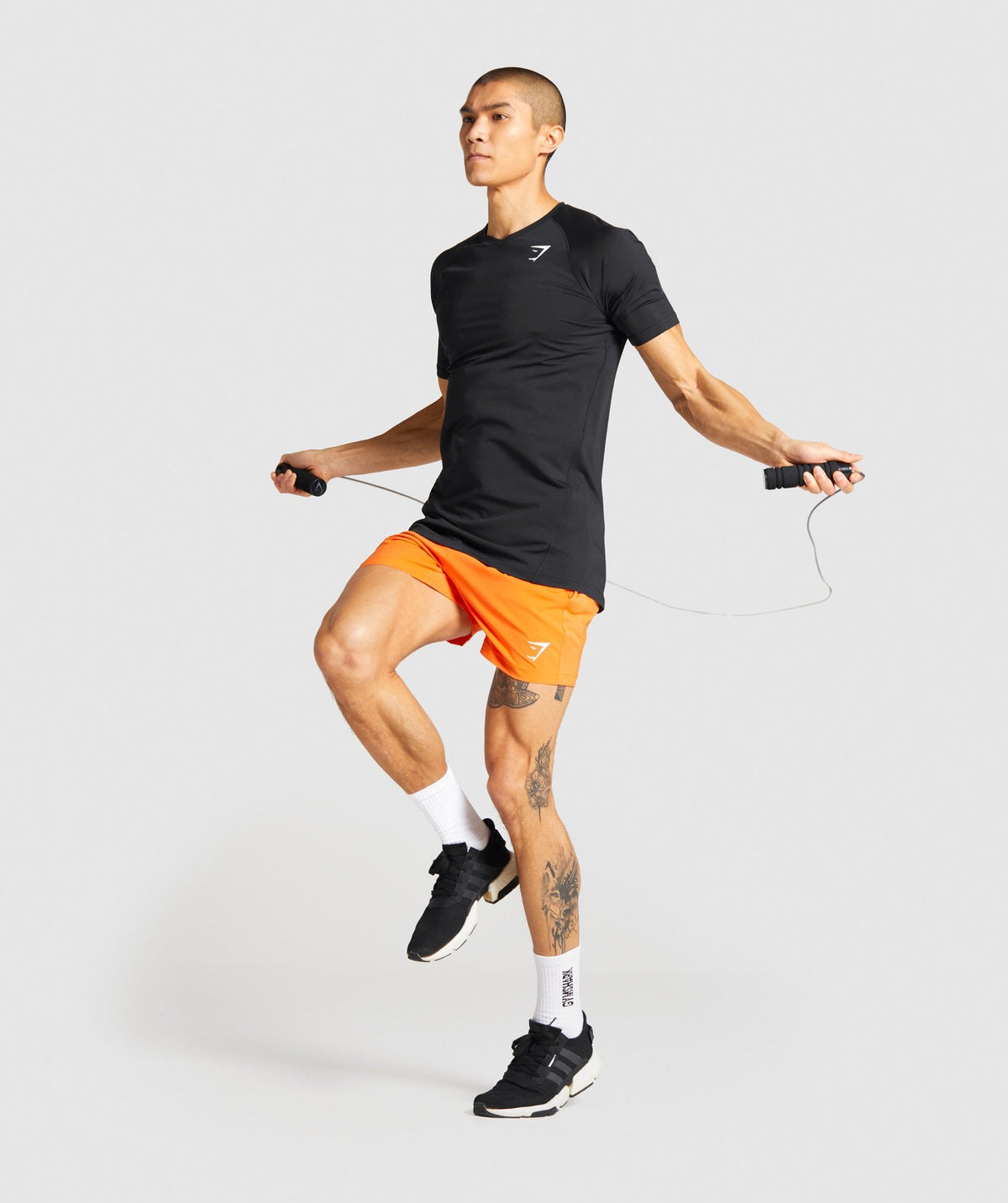 gymshark-veer-t-shirt-black-white-logo