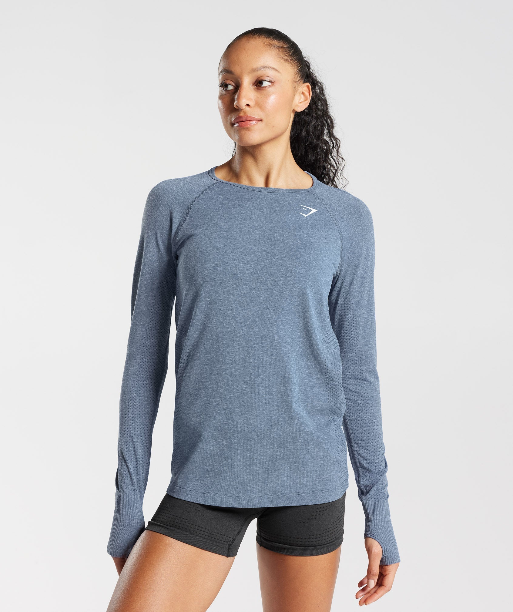 gymshark-vital-seamless-2-0-light-long-sleeve-top-evening-blue-marl-ss23