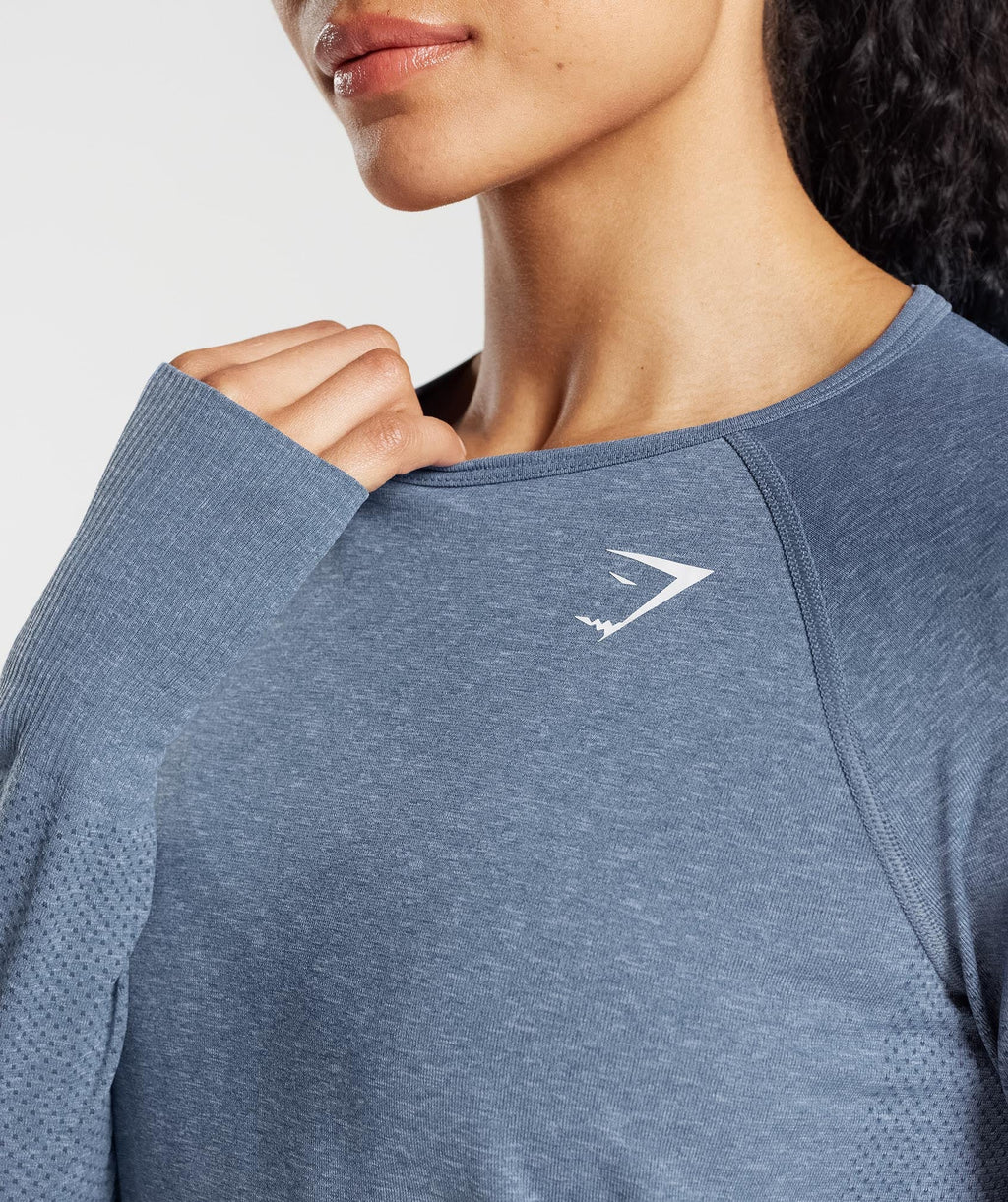 gymshark-vital-seamless-2-0-light-long-sleeve-top-evening-blue-marl-ss23