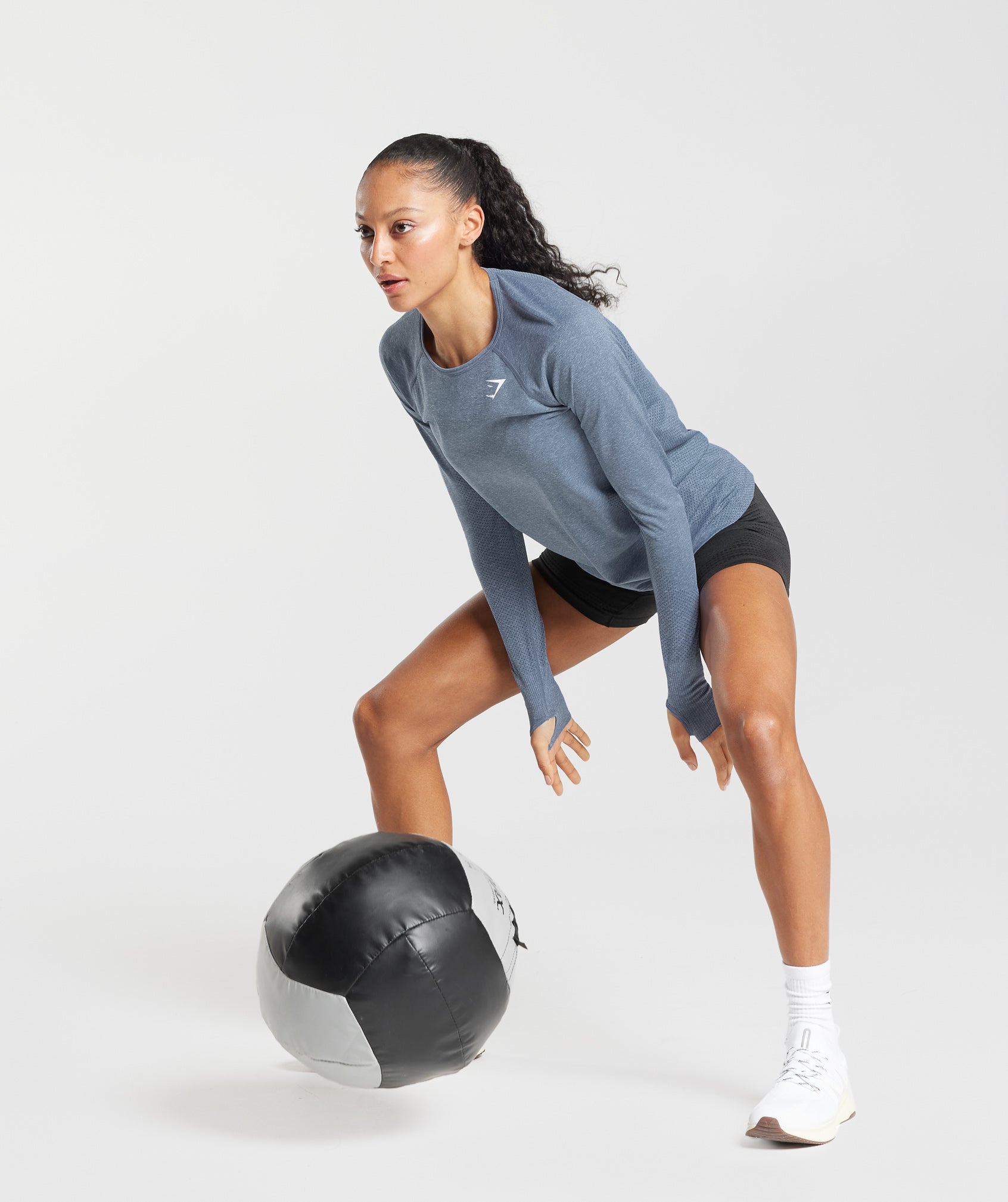 gymshark-vital-seamless-2-0-light-long-sleeve-top-evening-blue-marl-ss23