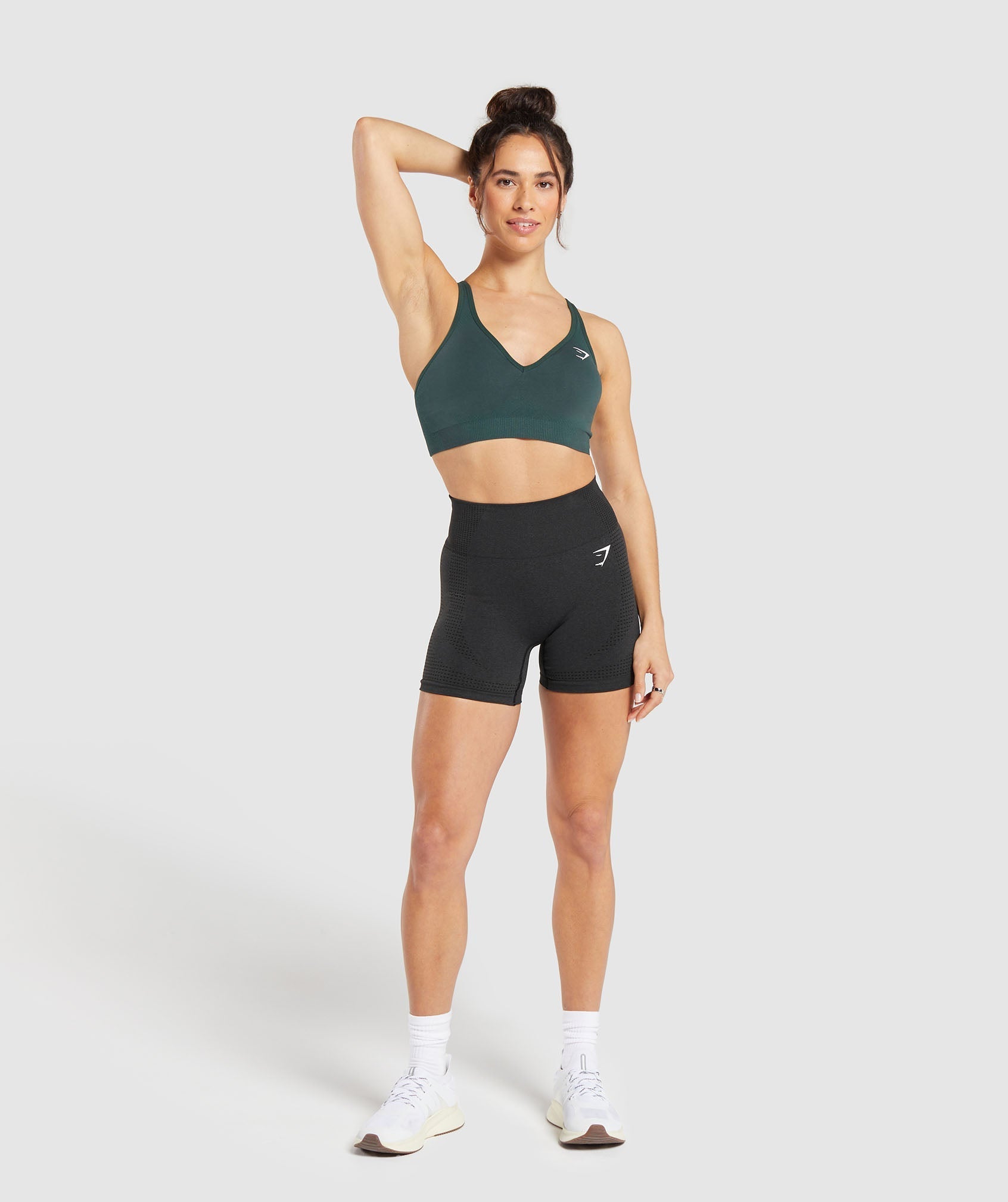 gymshark-vital-seamless-2-0-v-neck-sports-bra-woodland-green-marl-aw22
