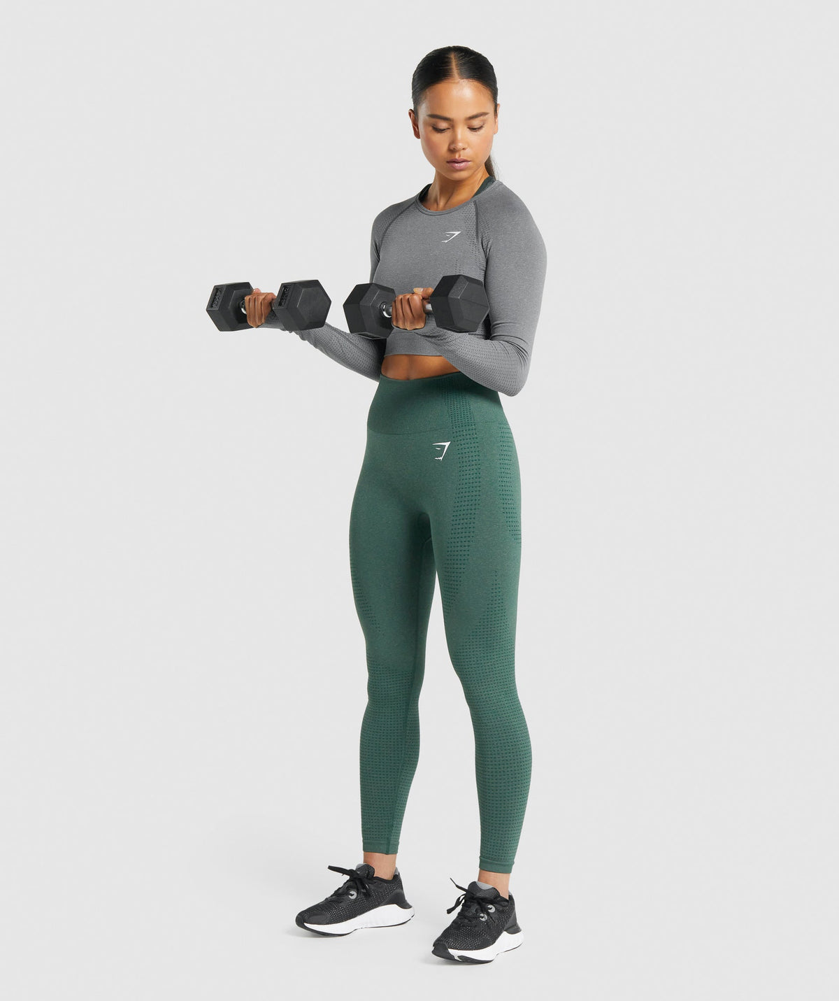 gymshark-vital-seamless-long-sleeve-crop-top-smokey-grey-marl-logo
