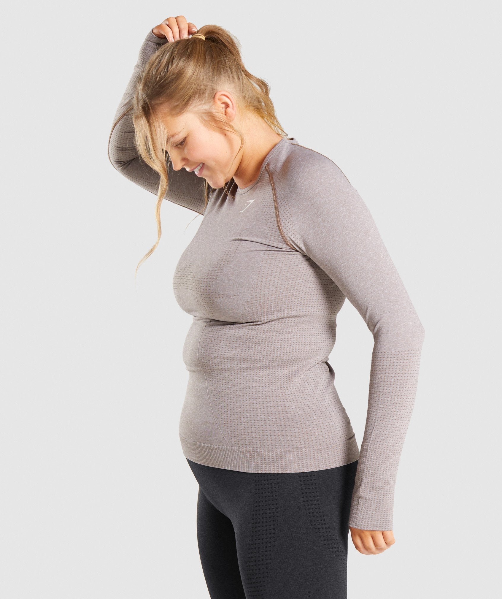 gymshark-vital-seamless-long-sleeve-top-taupe-marl