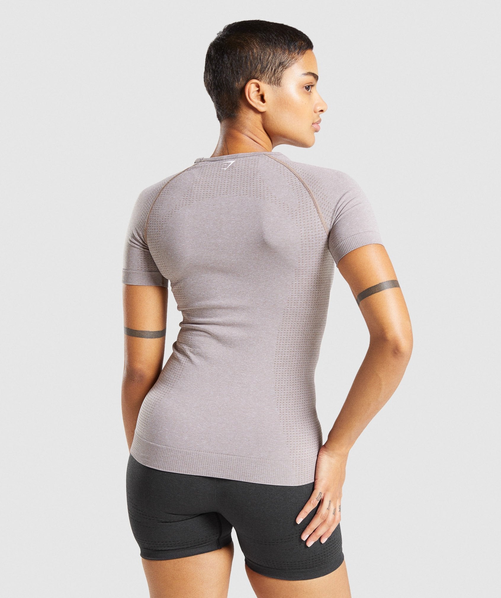 gymshark-vital-seamless-t-shirt-taupe-marl